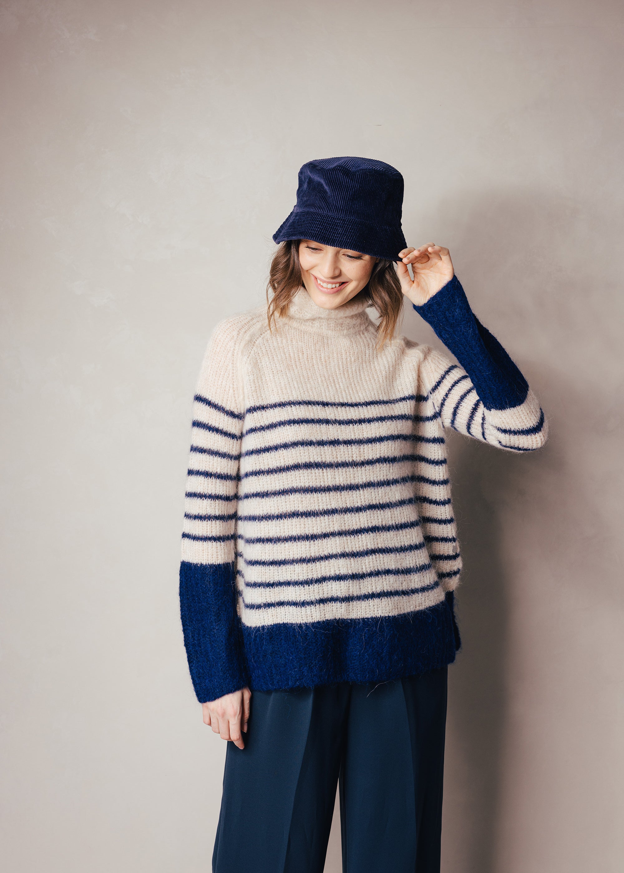 Rollkragenpullover mit Streifenmuster aus Alpaka-Mix