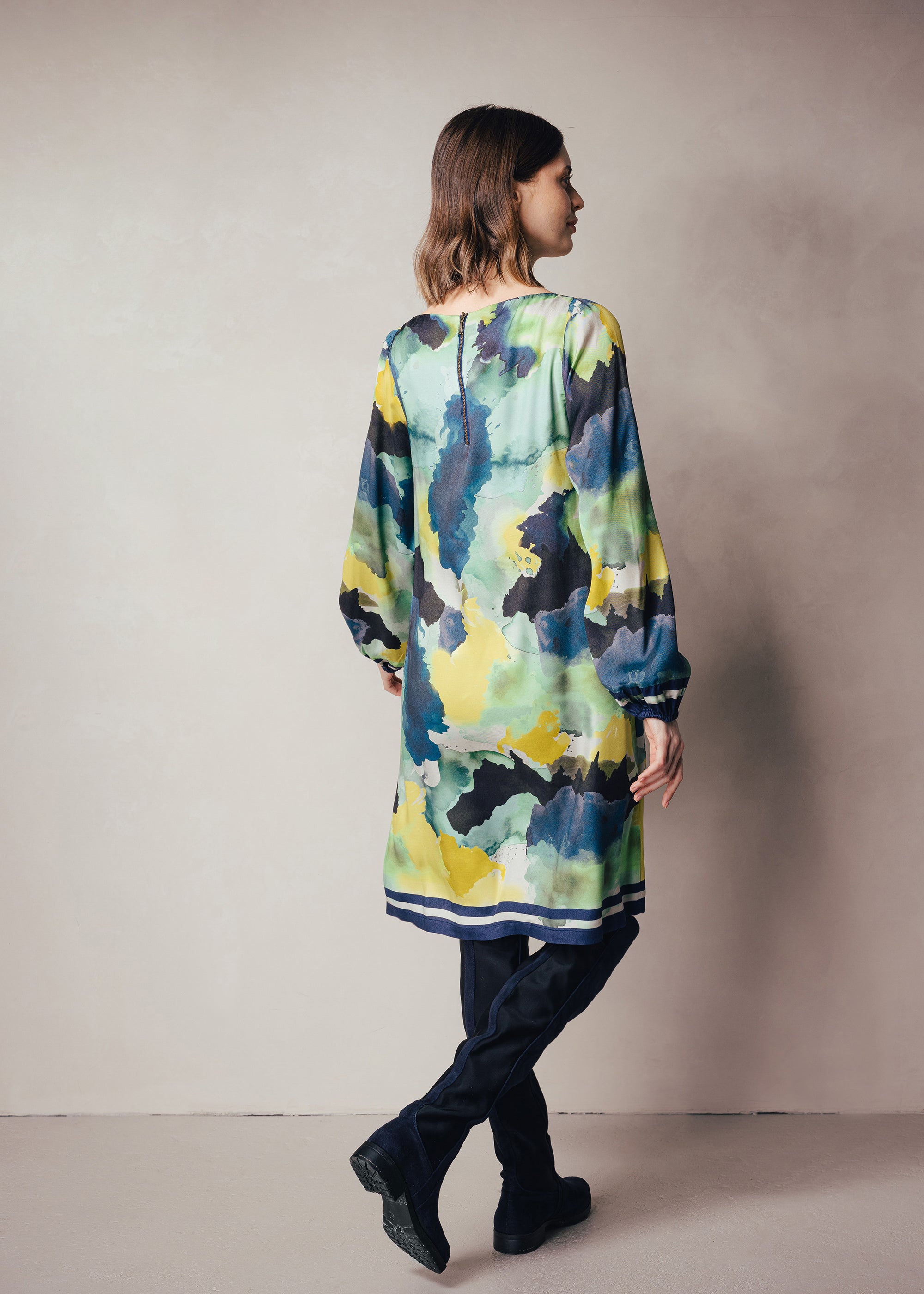 Kleid mit Watercolorprint aus Viskose
