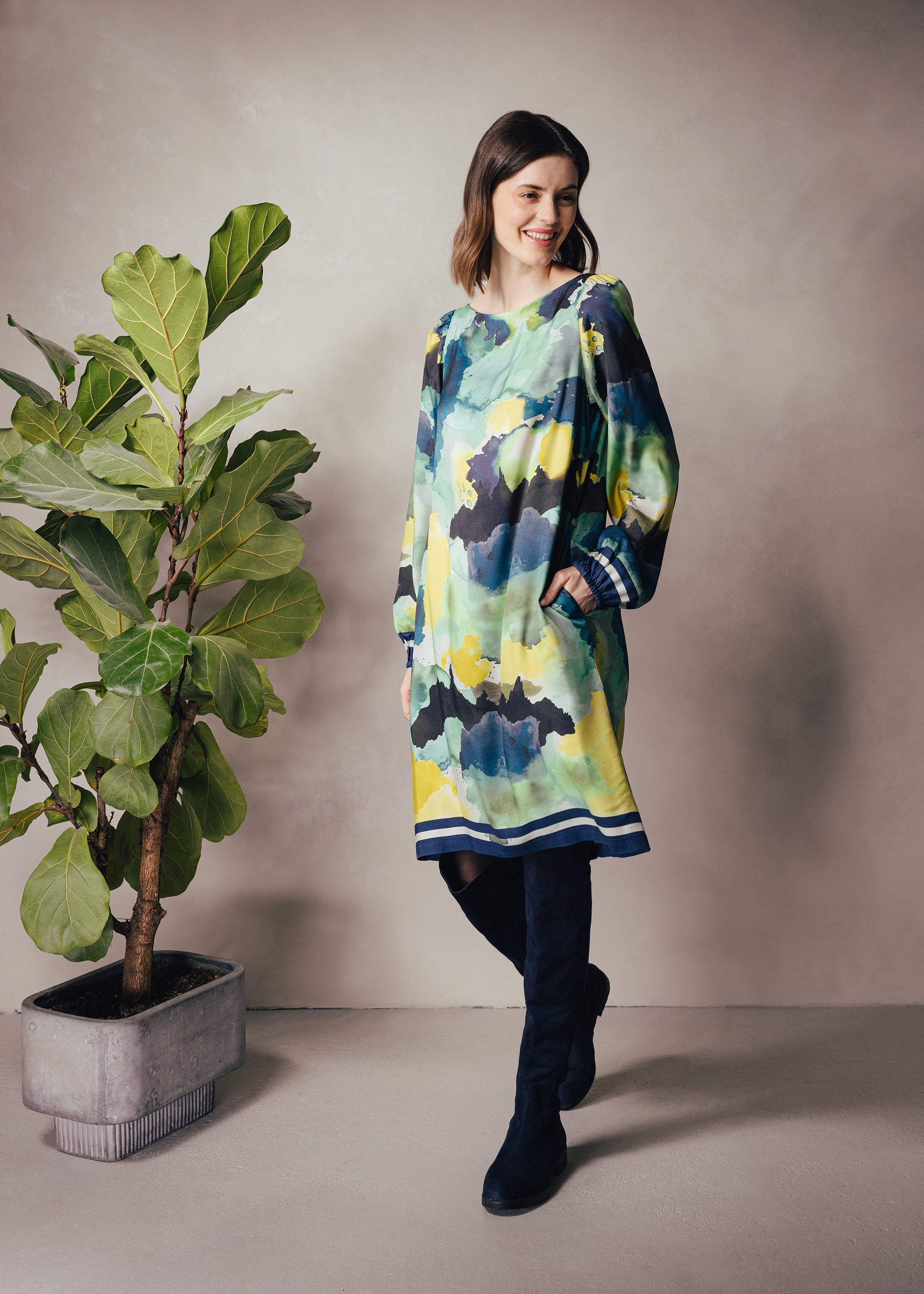 Kleid mit Watercolorprint aus Viskose