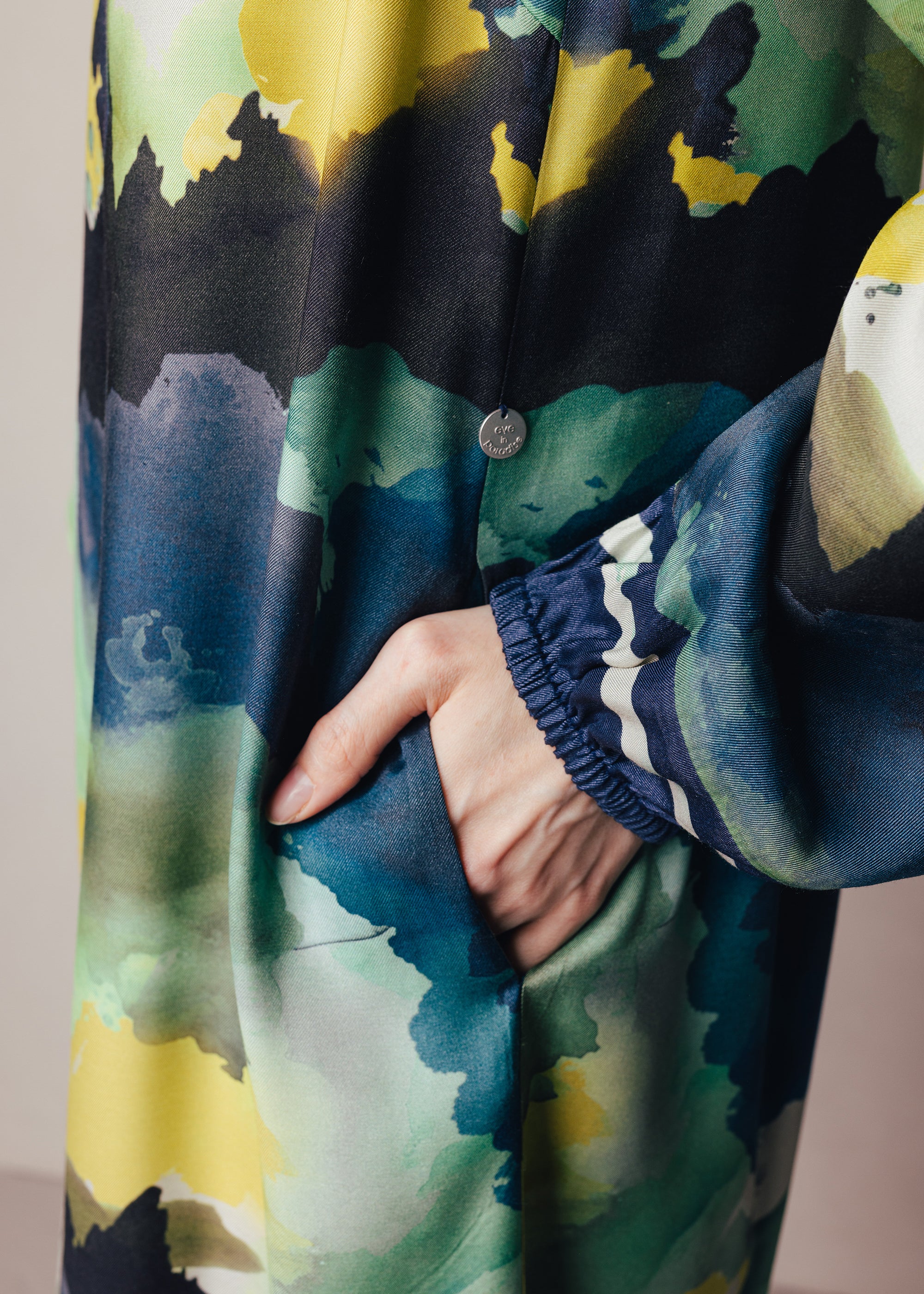 Kleid mit Watercolorprint aus Viskose