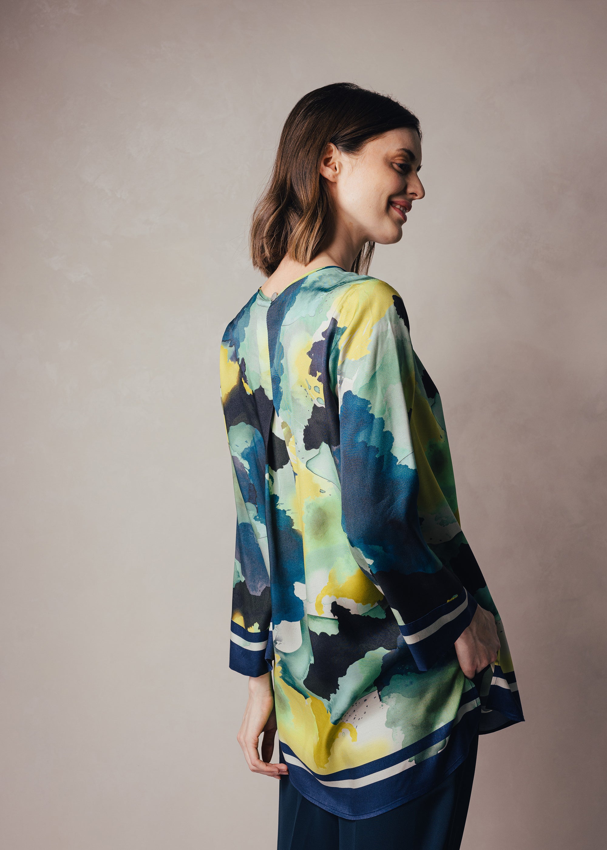 Bluse mit Watercolorprint aus Viskose