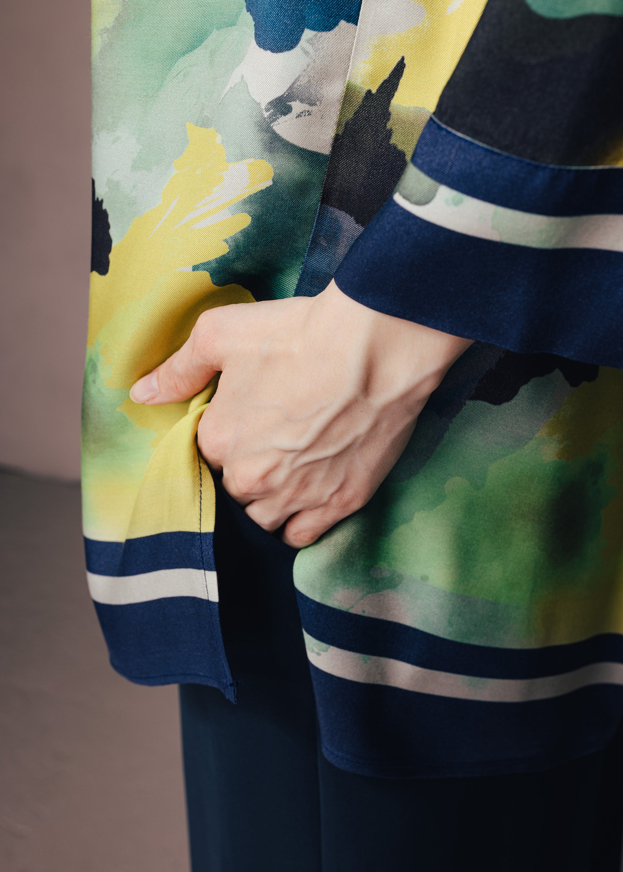 Bluse mit Watercolorprint aus Viskose