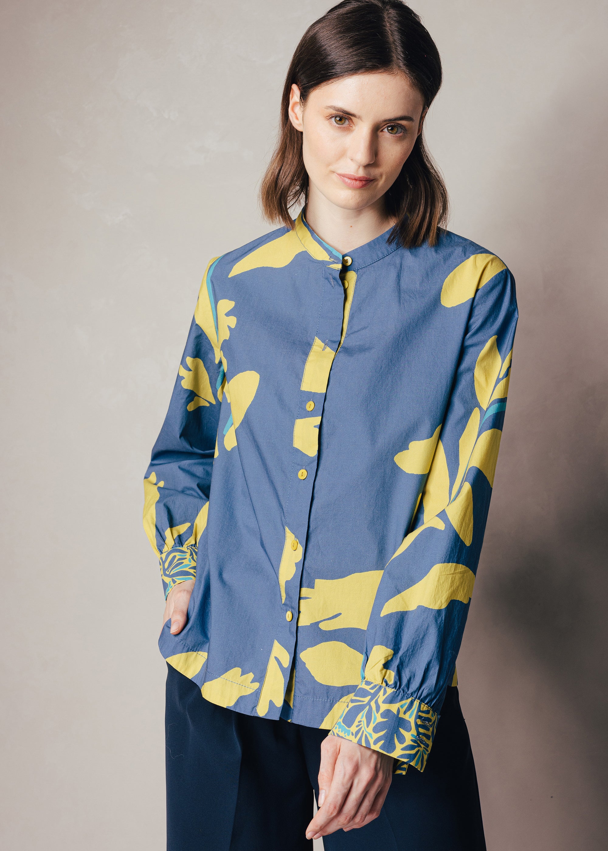 Bluse aus floralem Print aus organic cotton