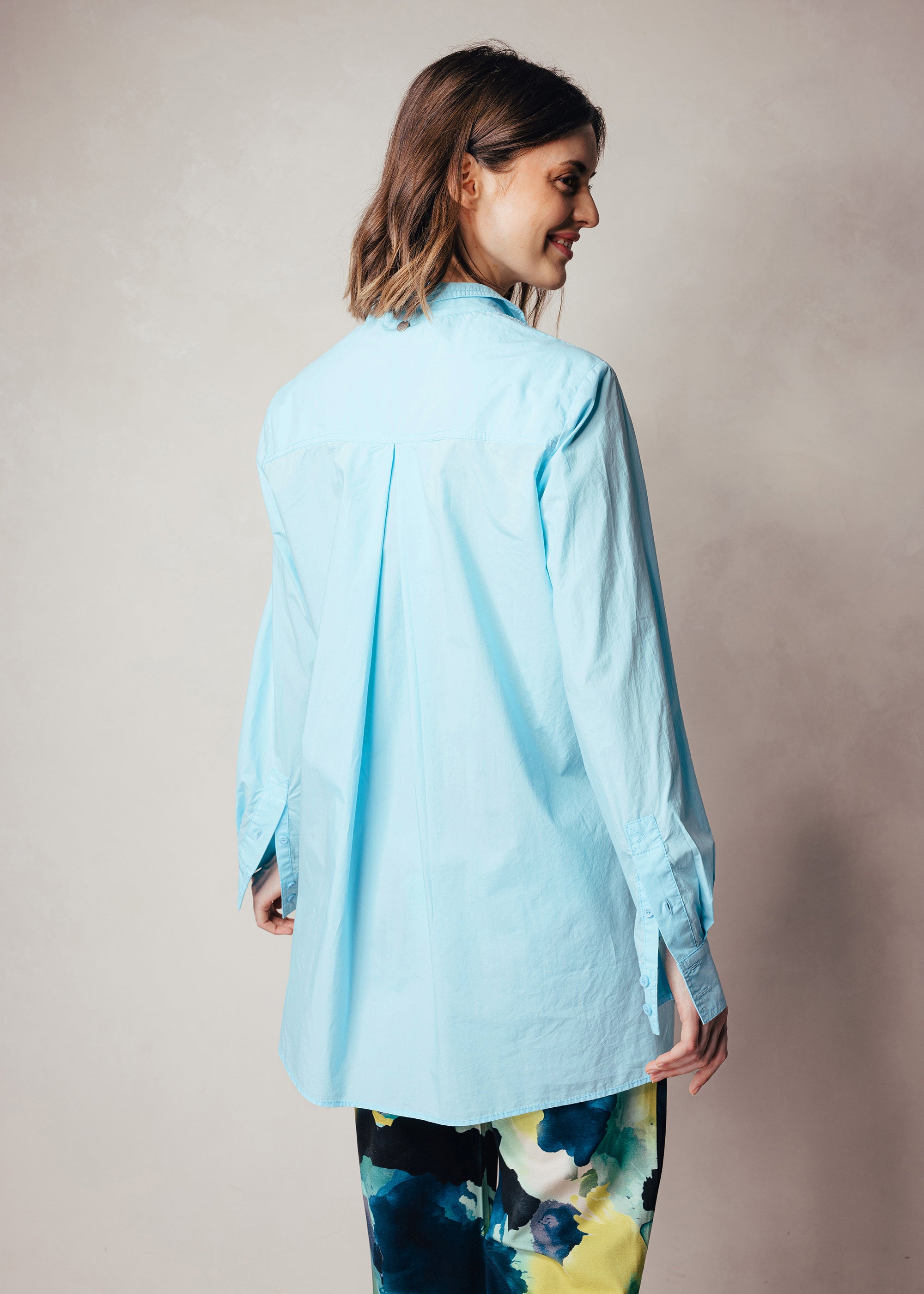 Shirt blouse with slits made of organic cotton