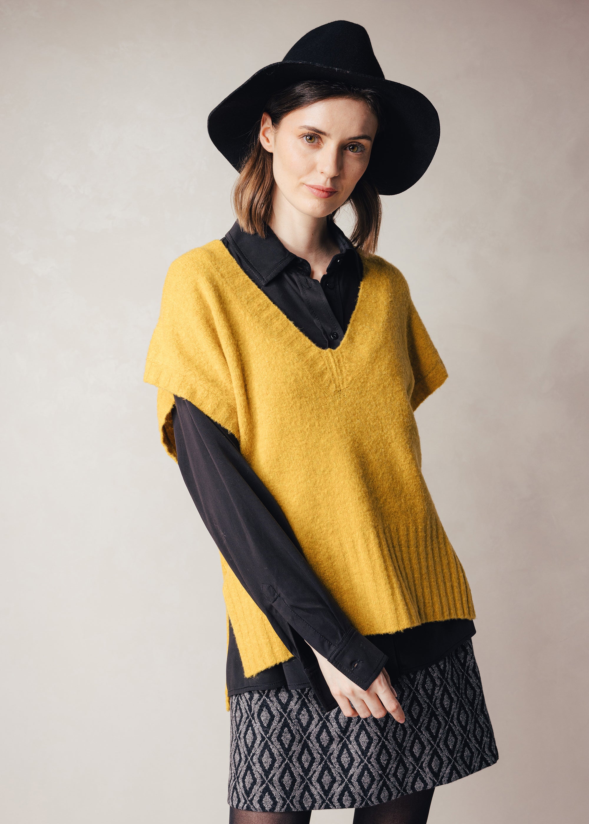 V-neck pullover made from a yak wool blend