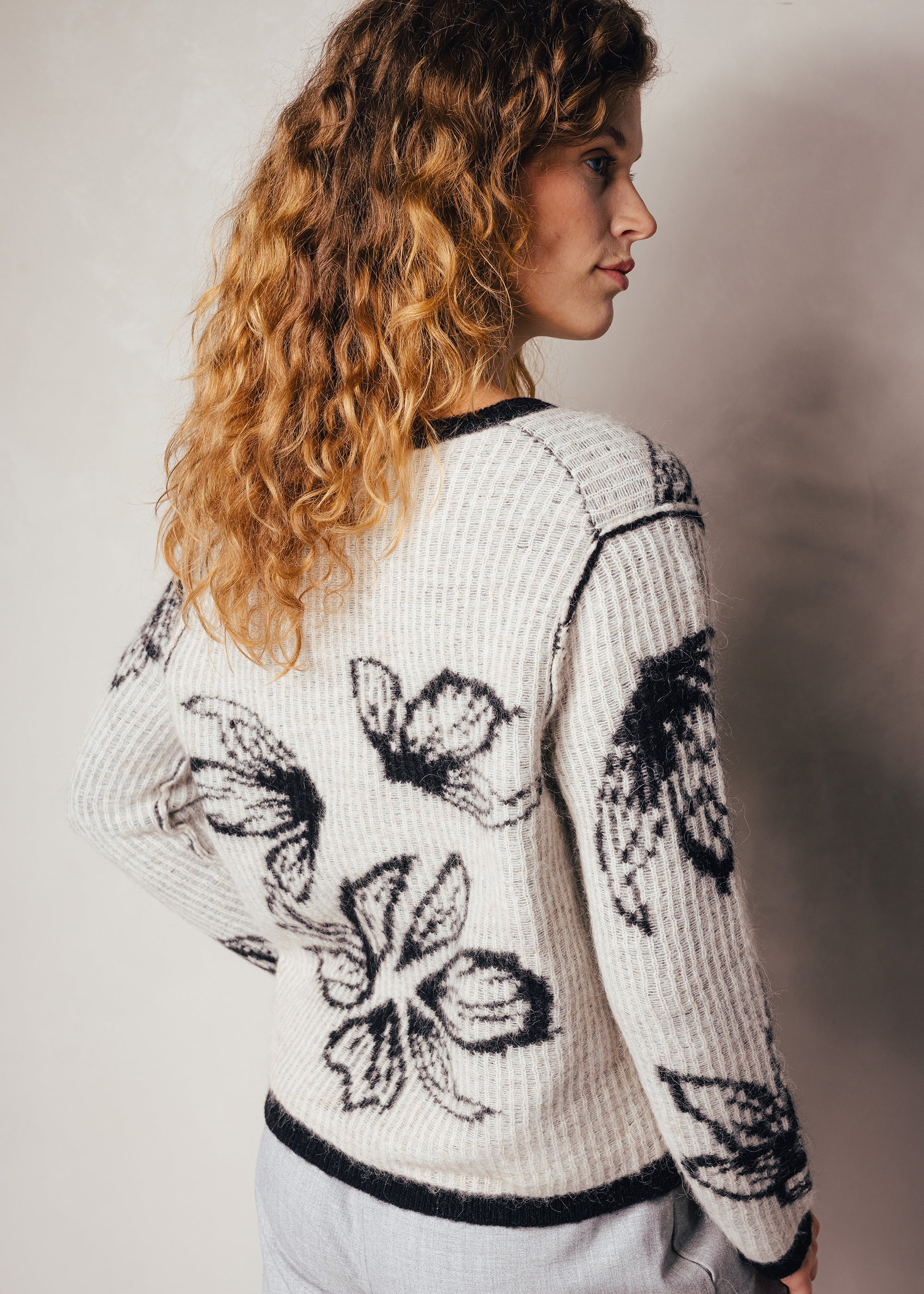 Jacquard-Pullover mit floralem Muster