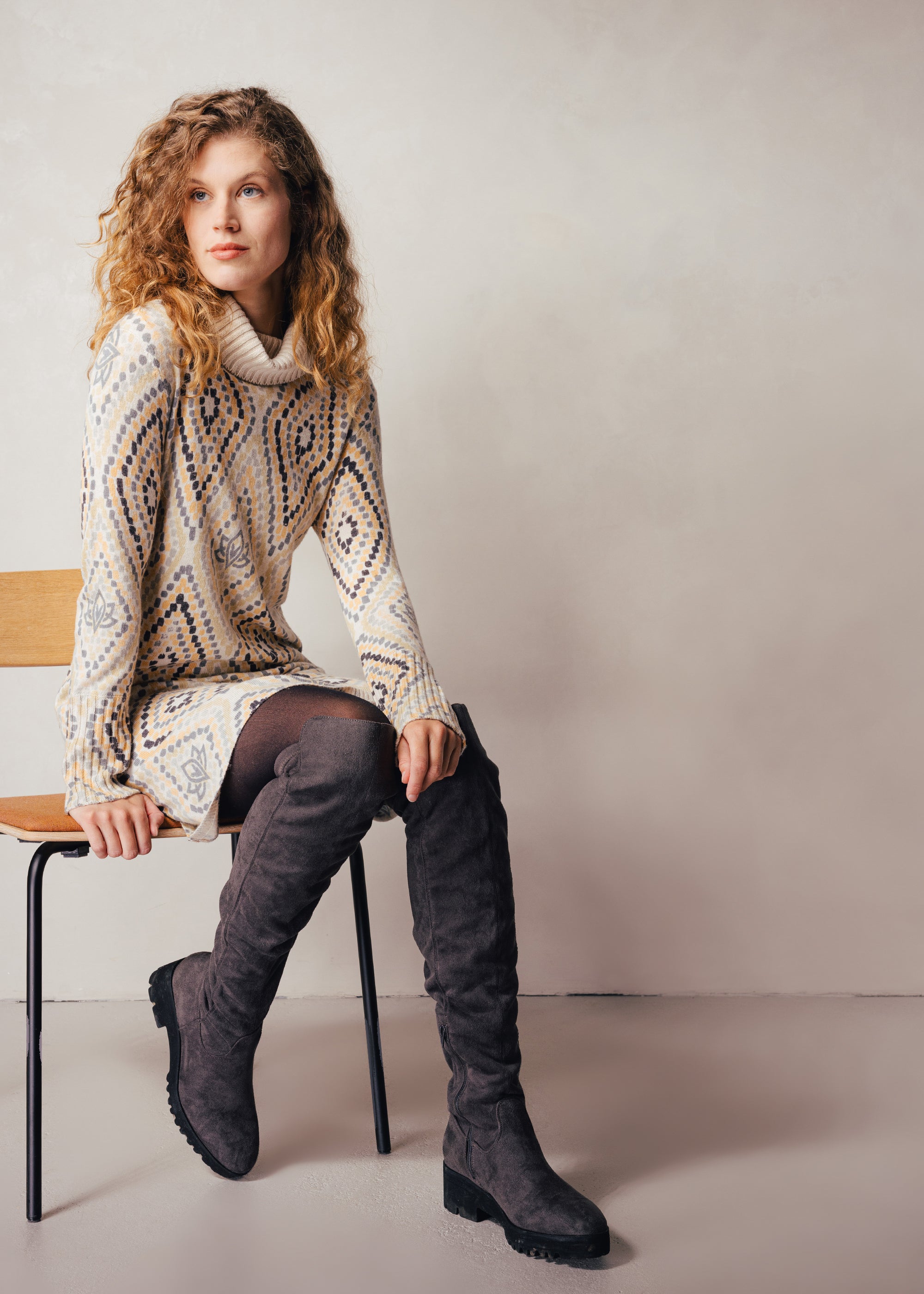 Knitted dress with turtleneck and print in a viscose-cashmere blend
