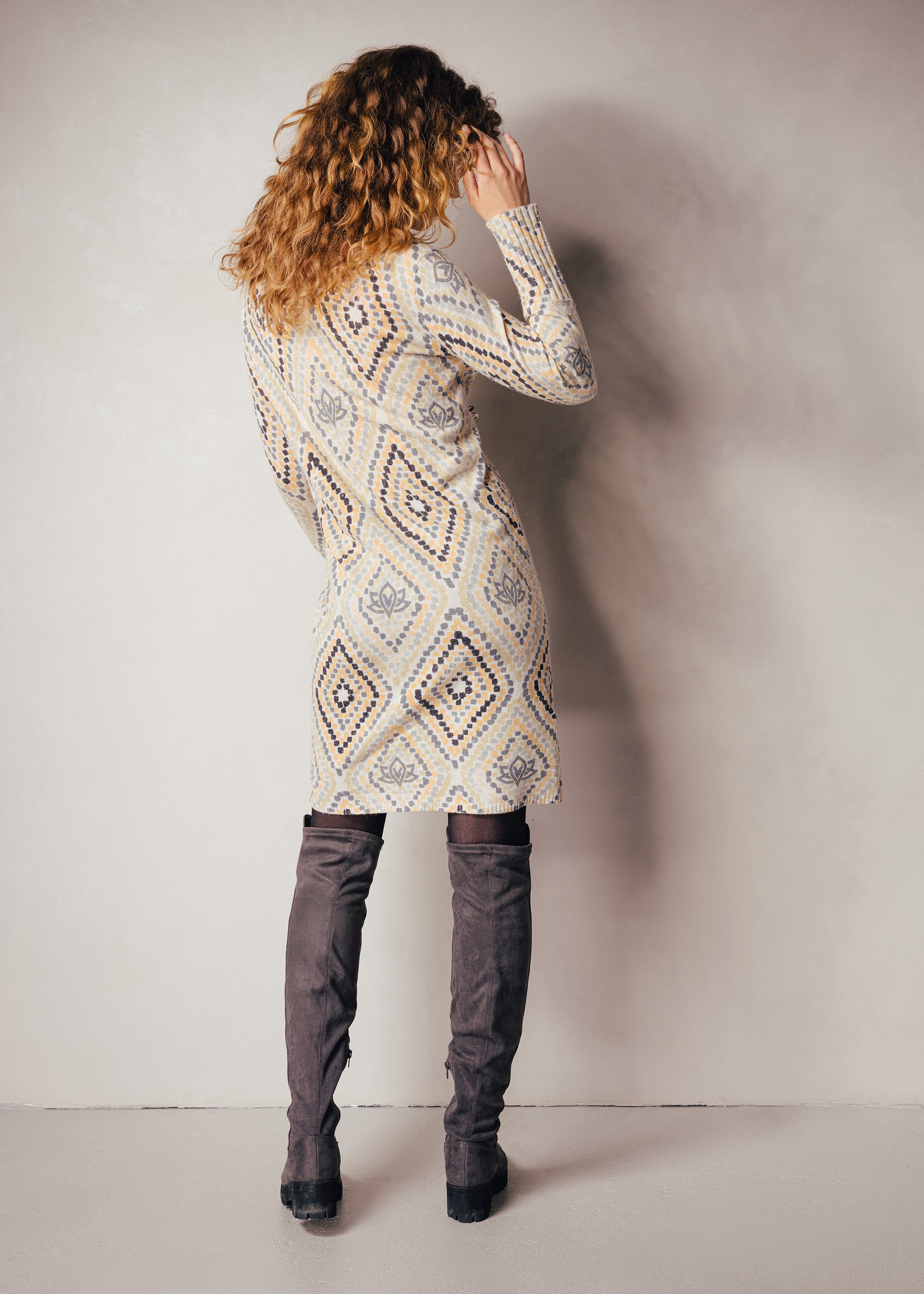 Knitted dress with turtleneck and print in a viscose-cashmere blend