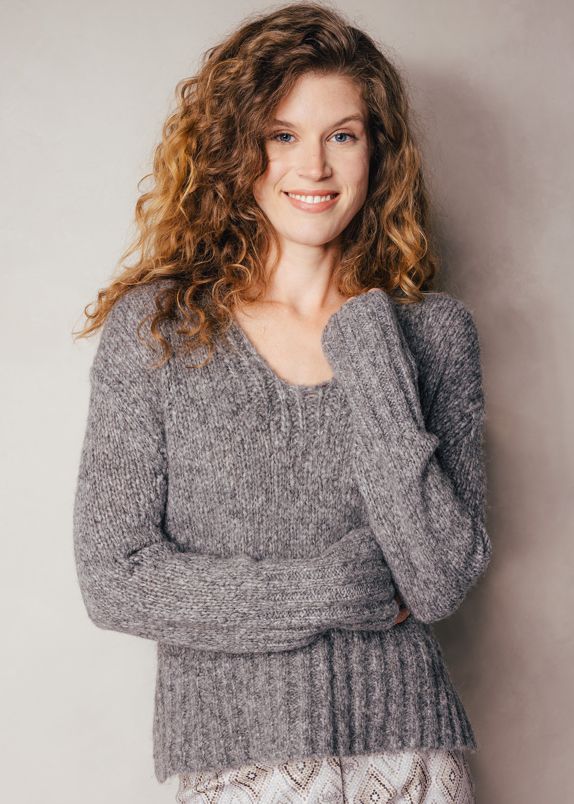 Pullover mit V-Ausschnitt aus Merino-Mix