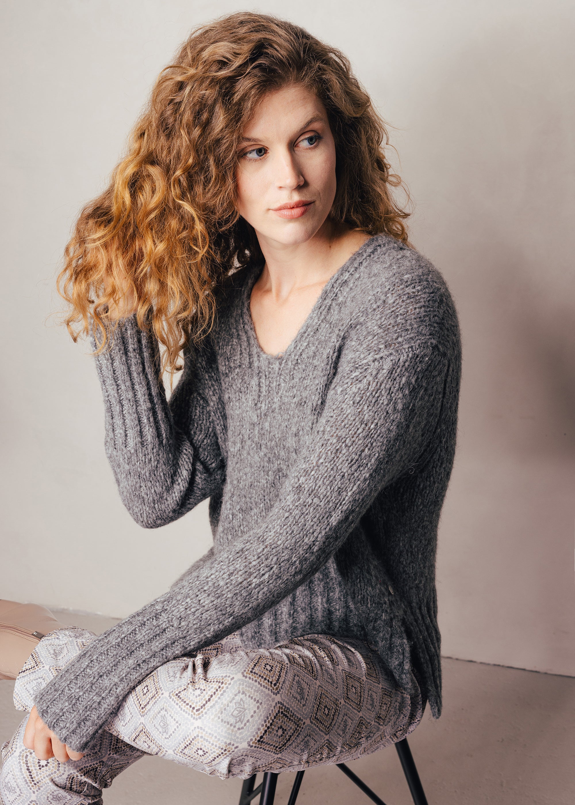 Pullover mit V-Ausschnitt aus Merino-Mix