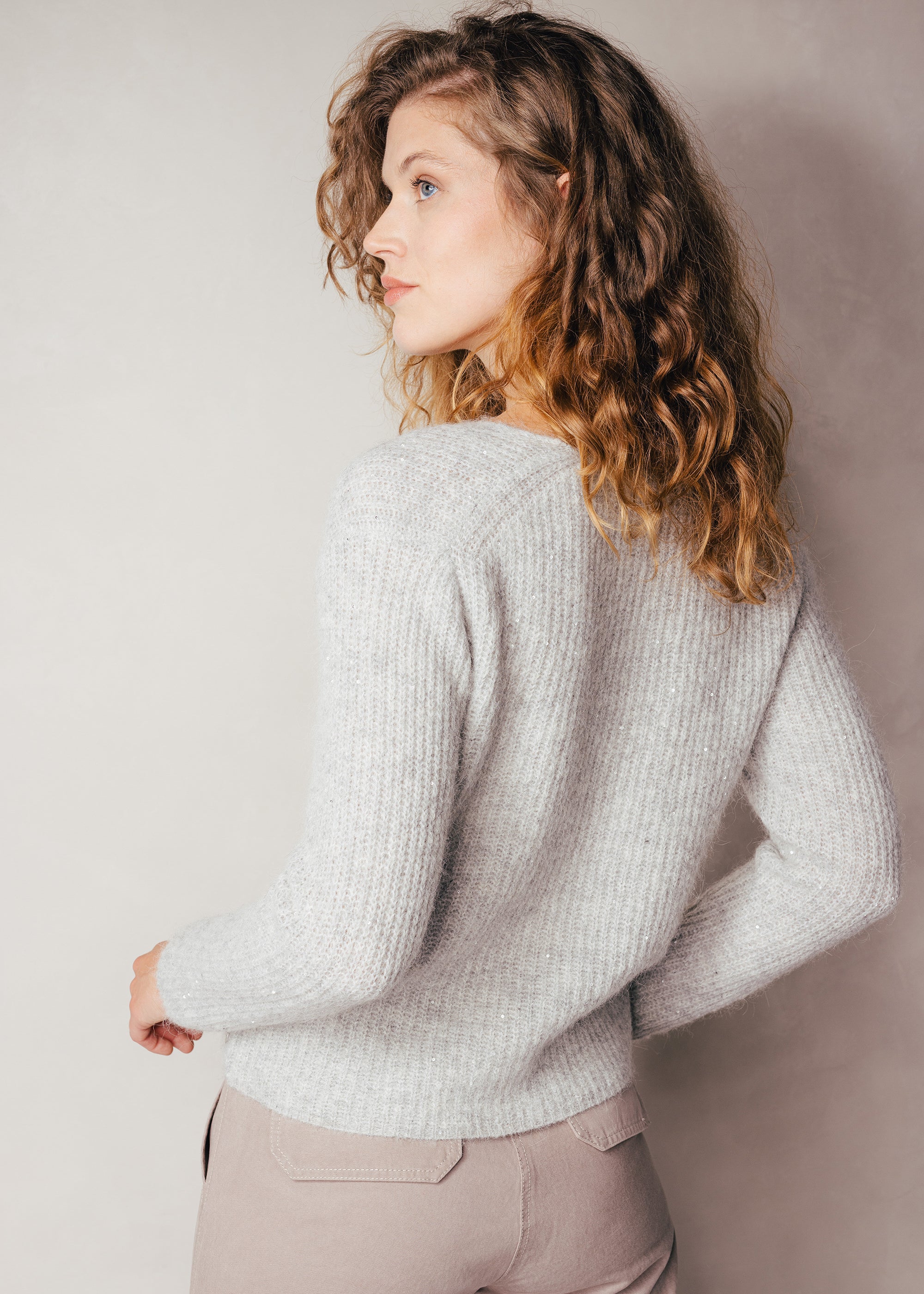 Pullover mit V-Ausschnitt und Pailettengarn aus Alpaka-Mix