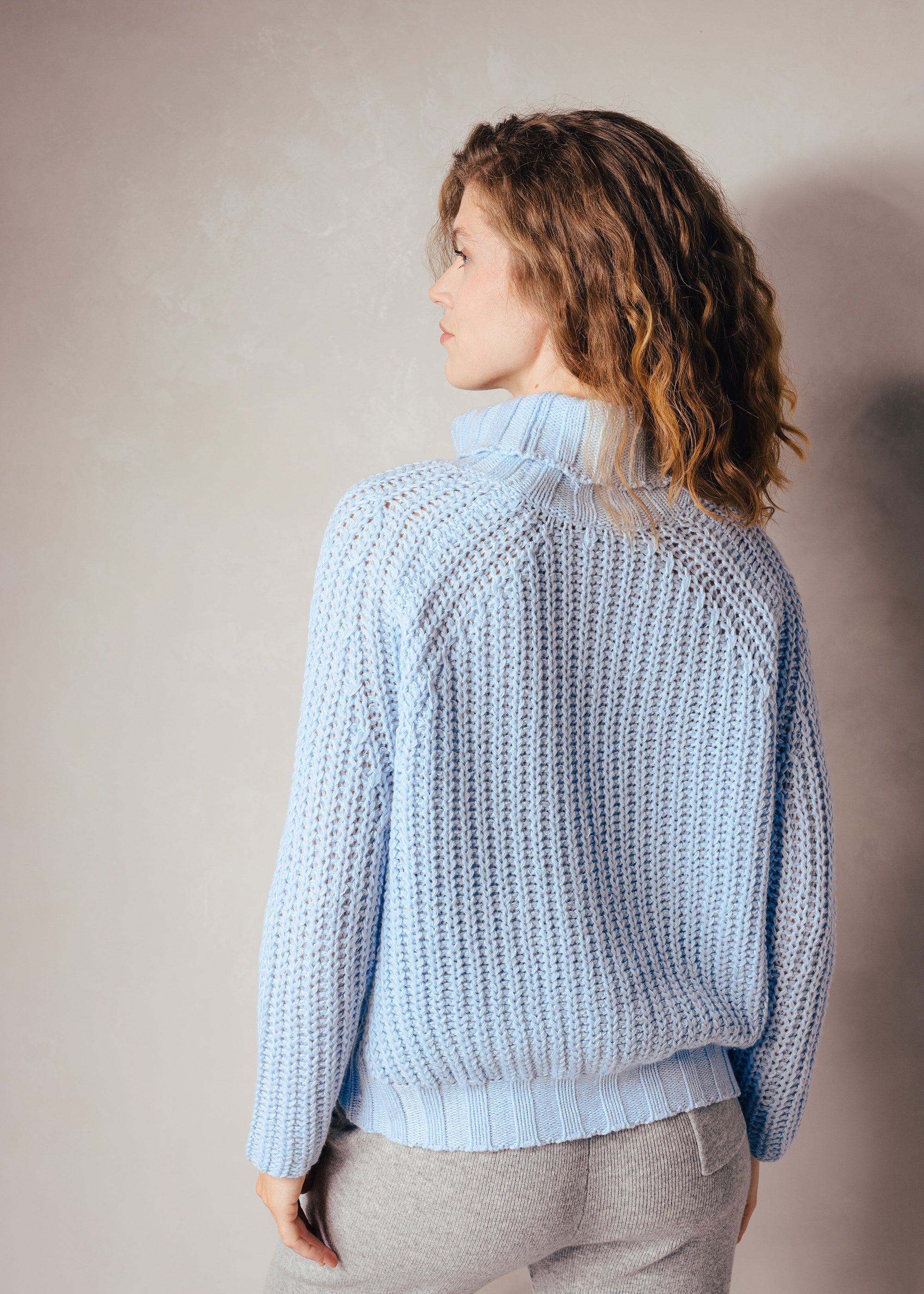 Rollkragenpullover mit Zopfmuster aus Organic Cotton-Kaschmir-Mix