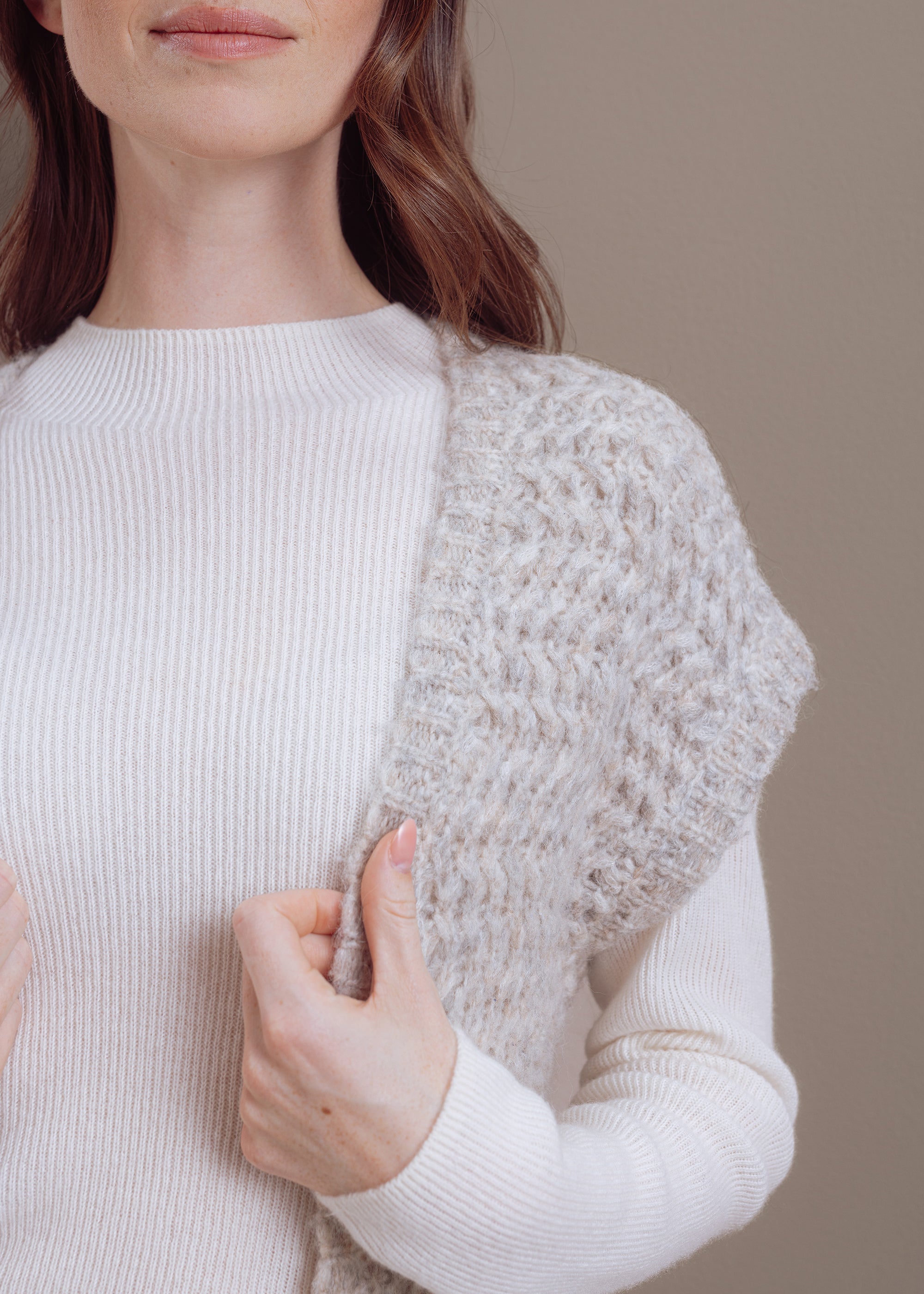 Lange Strickweste aus Woll-Alpaka-Mix