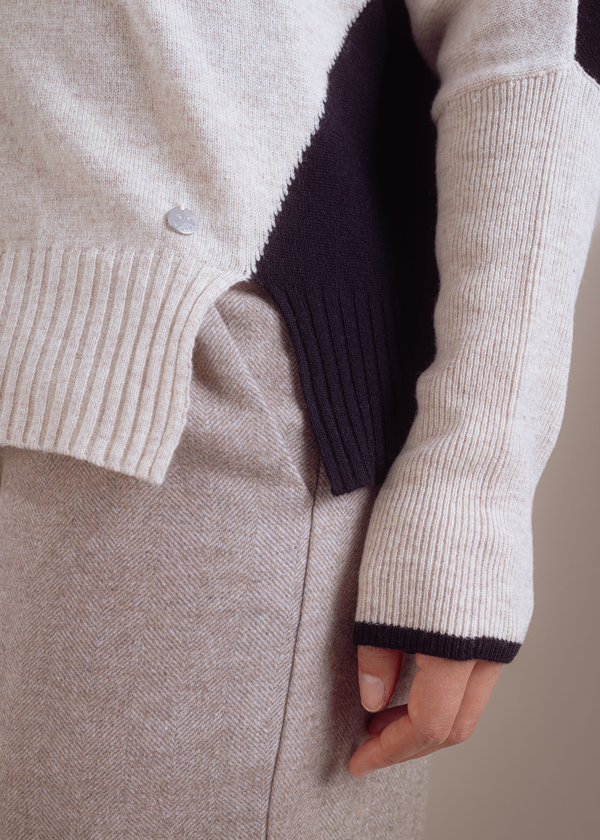 Color-Blocking Pullover aus reiner Wolle