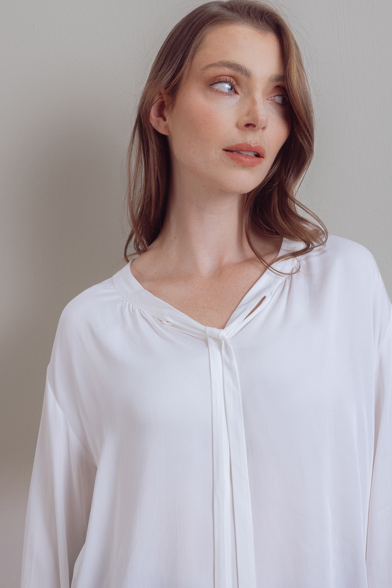 Viskosebluse mit Bindedetail