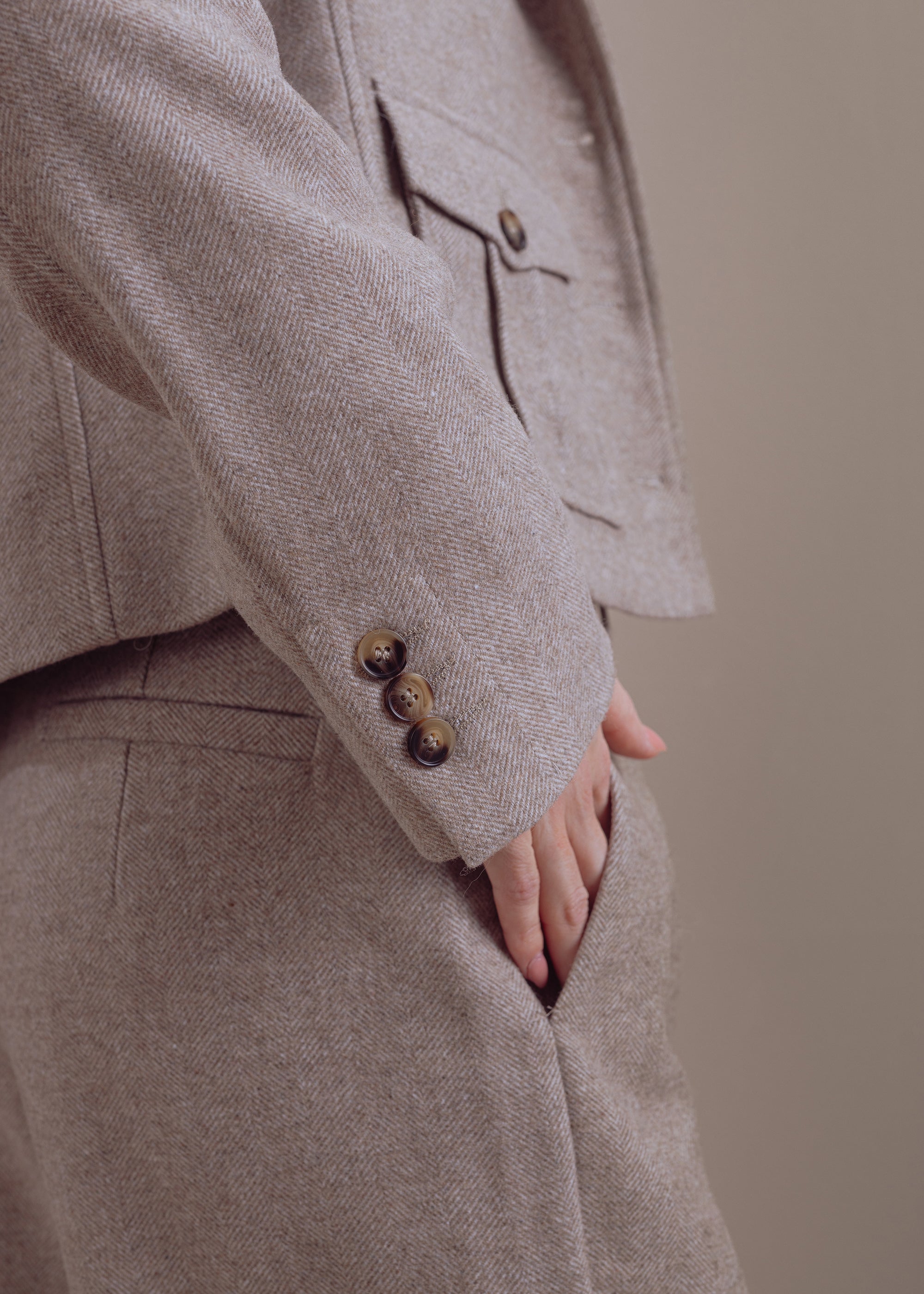 Kurzer Blazer aus Woll-Mix