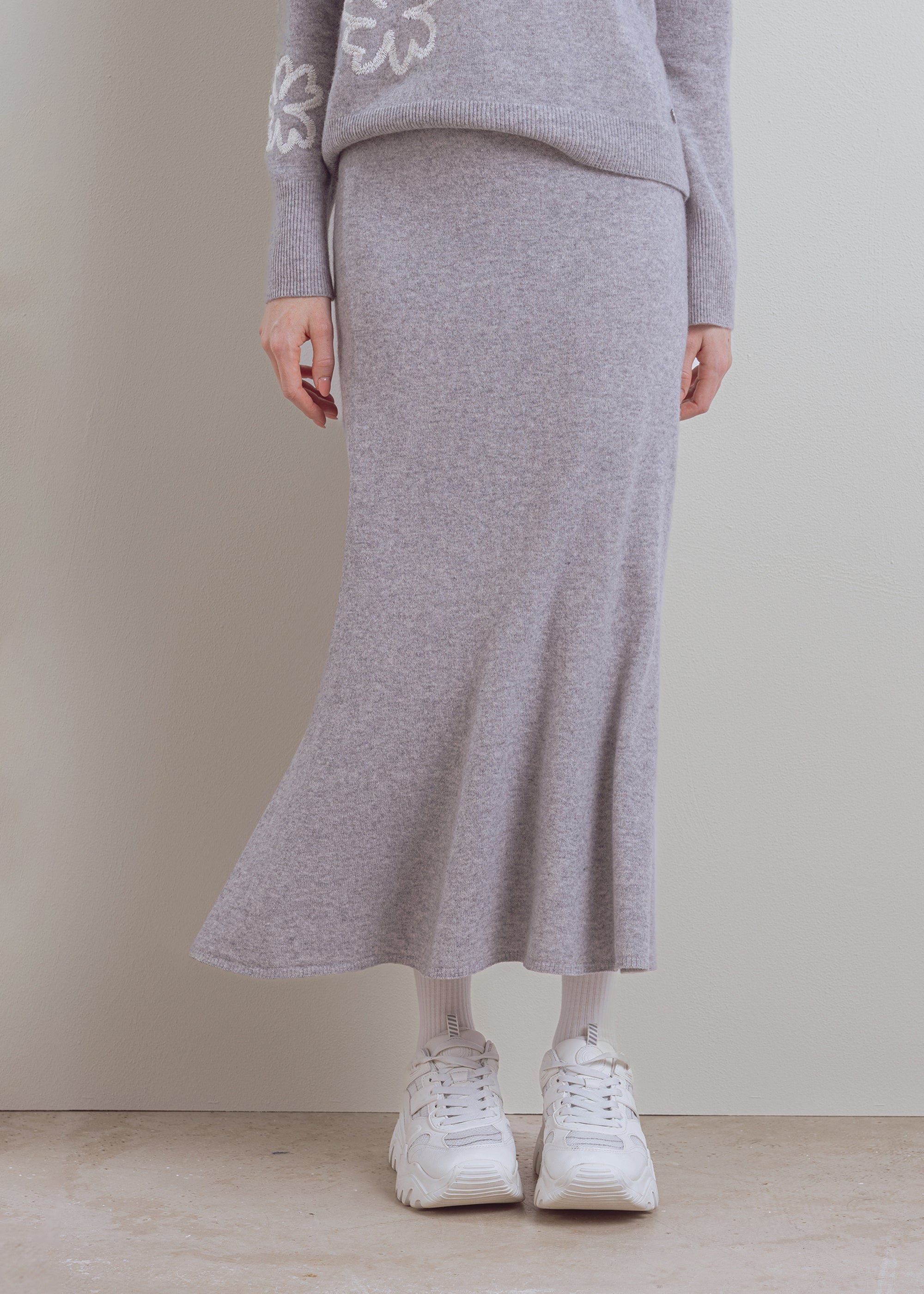 Maxi skirt made of pure merino wool