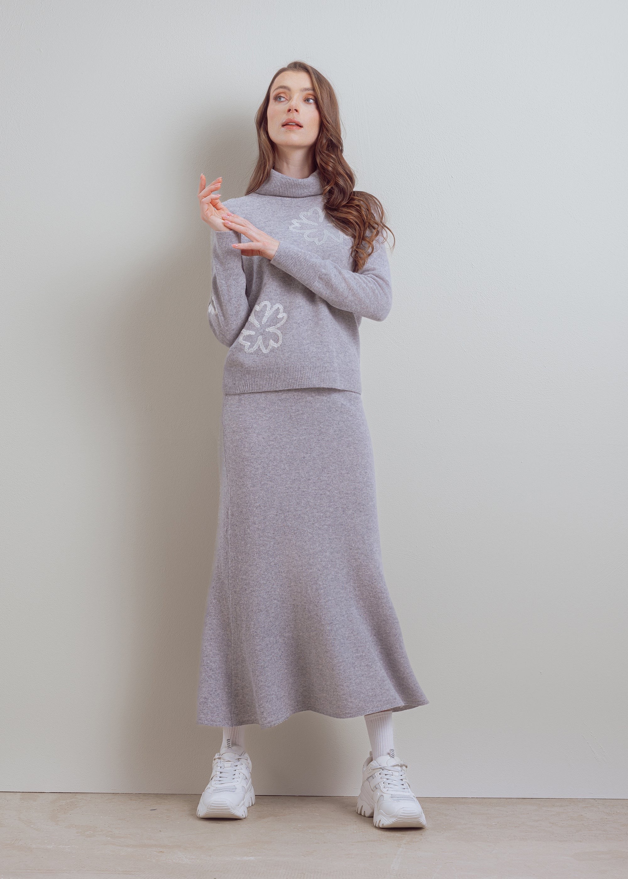 Maxi skirt made of pure merino wool