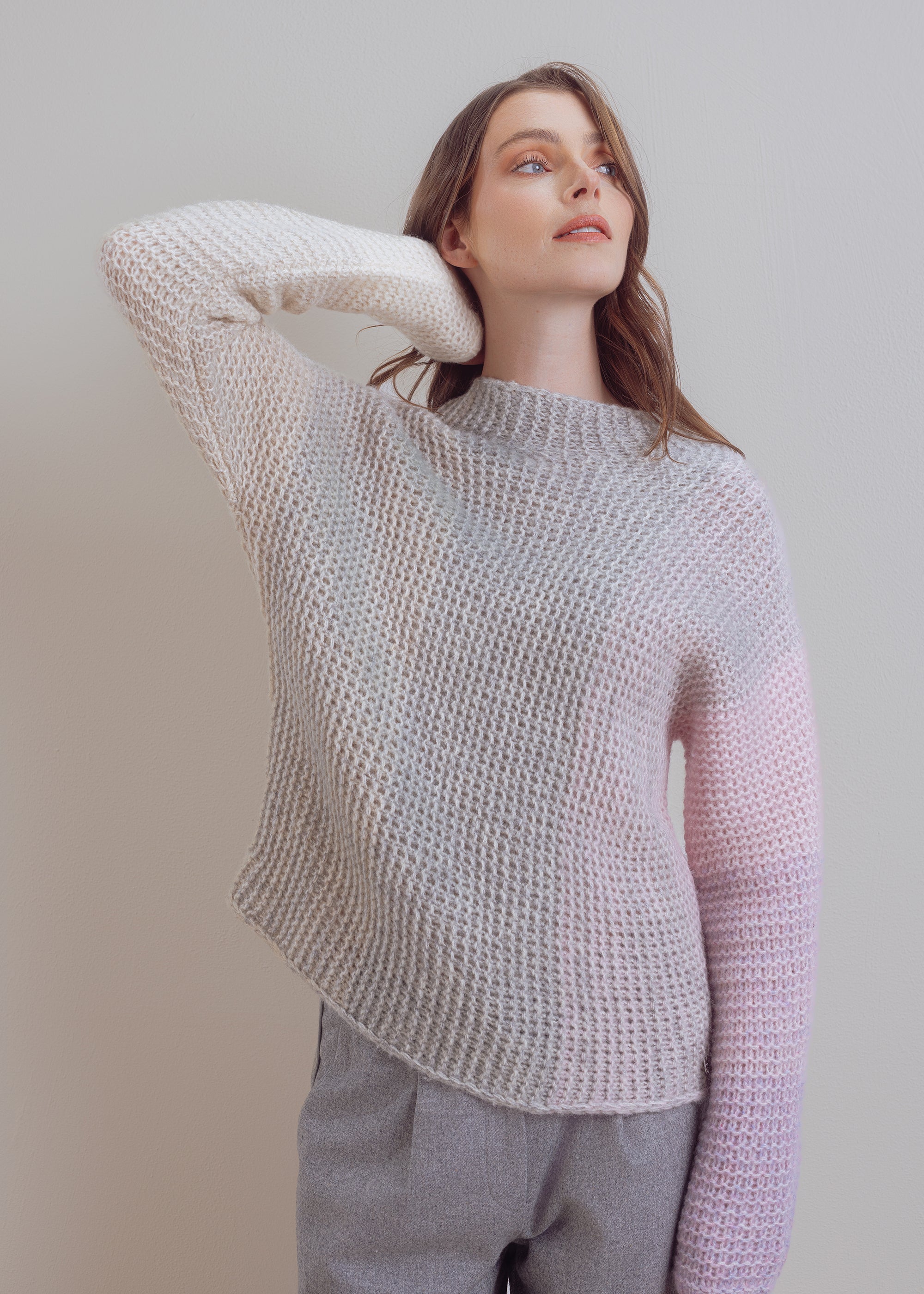 Stand-up collar sweater with color gradient made of wool-cotton mix