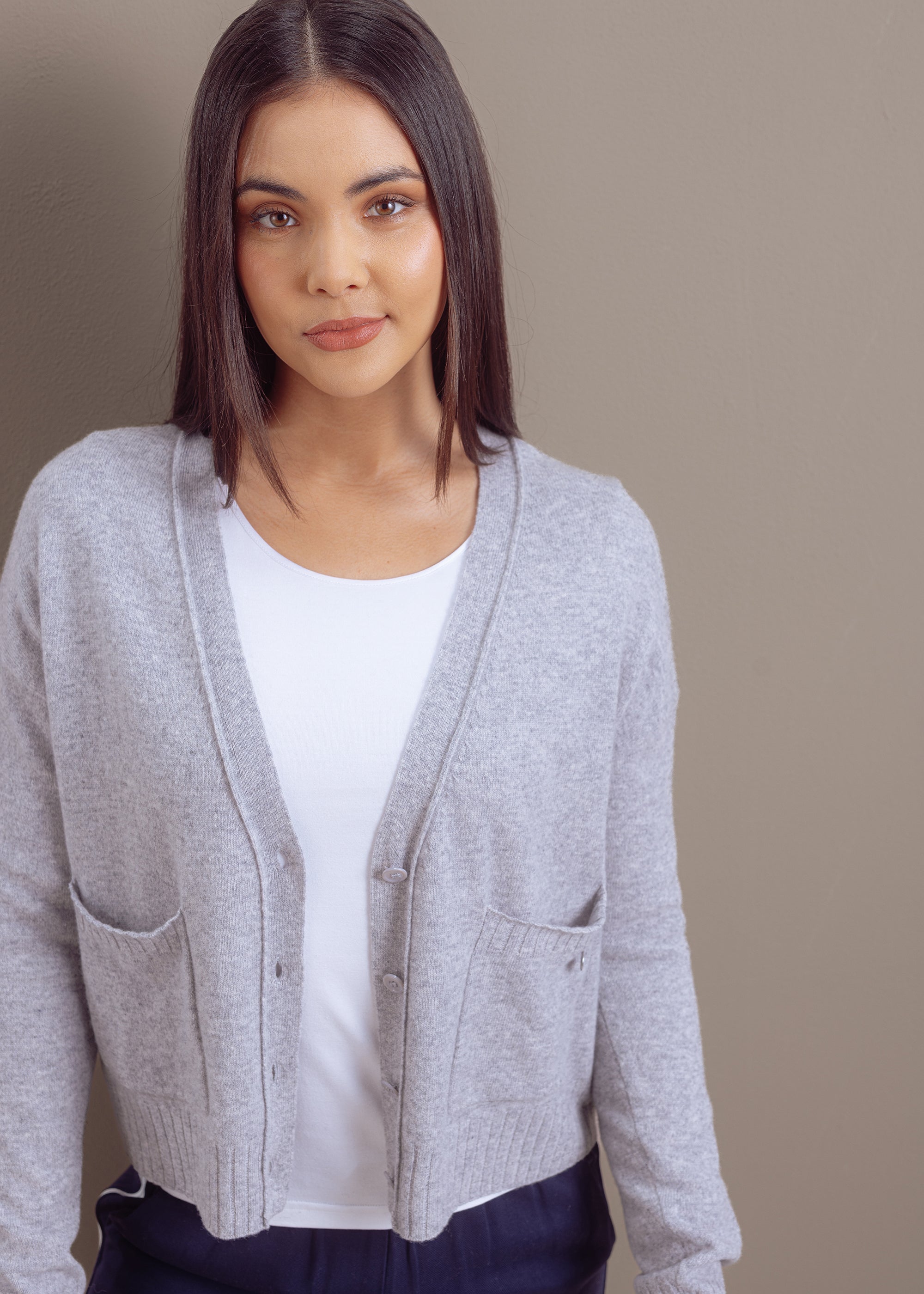 Kurze Strickjacke aus reiner Merinowolle