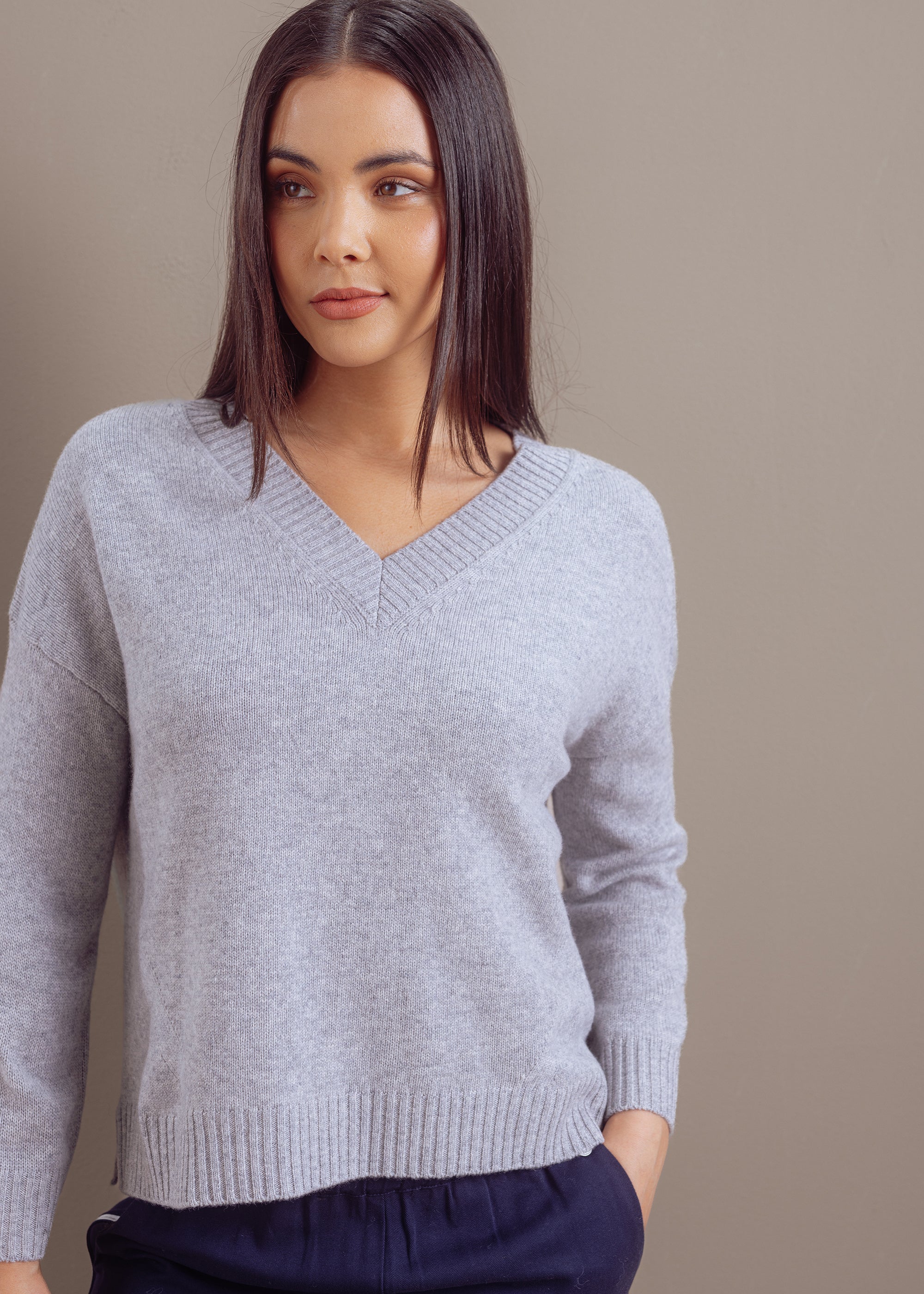 V-Ausschnitt-Pullover aus extrafeiner Merinowolle