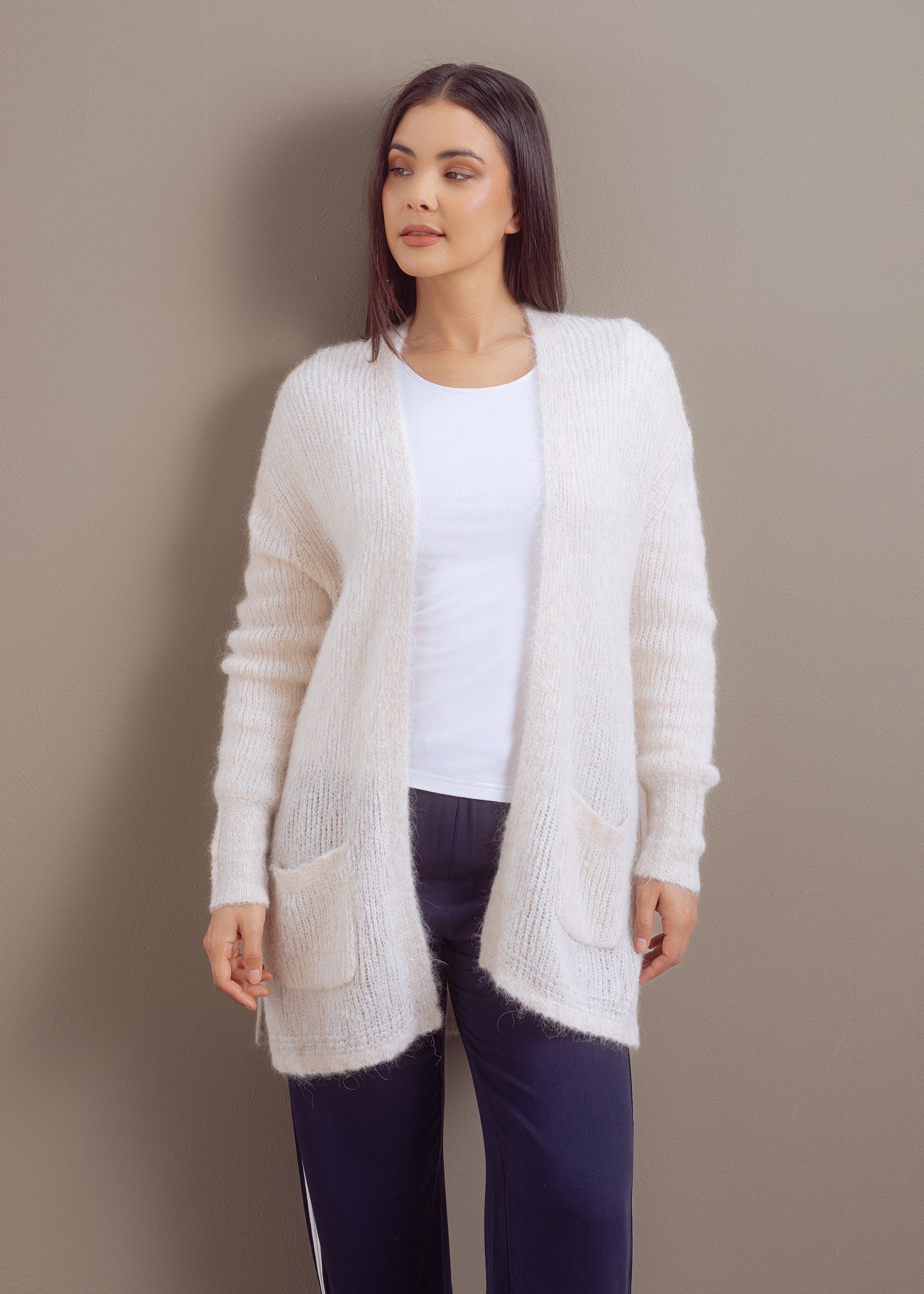 Strickjacke aus Alpaka-Mix mit aufgesetzten Taschen
