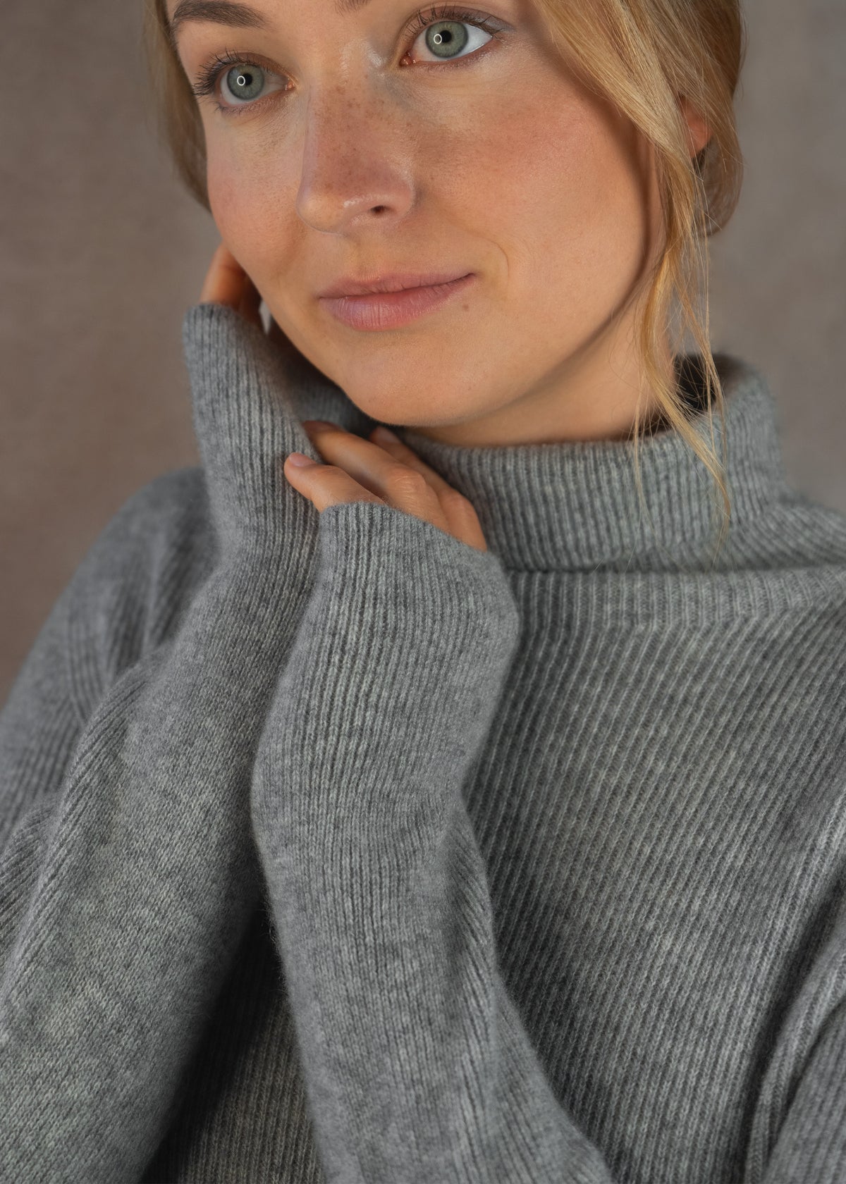 Kaschmirpullover mit Rollkragen