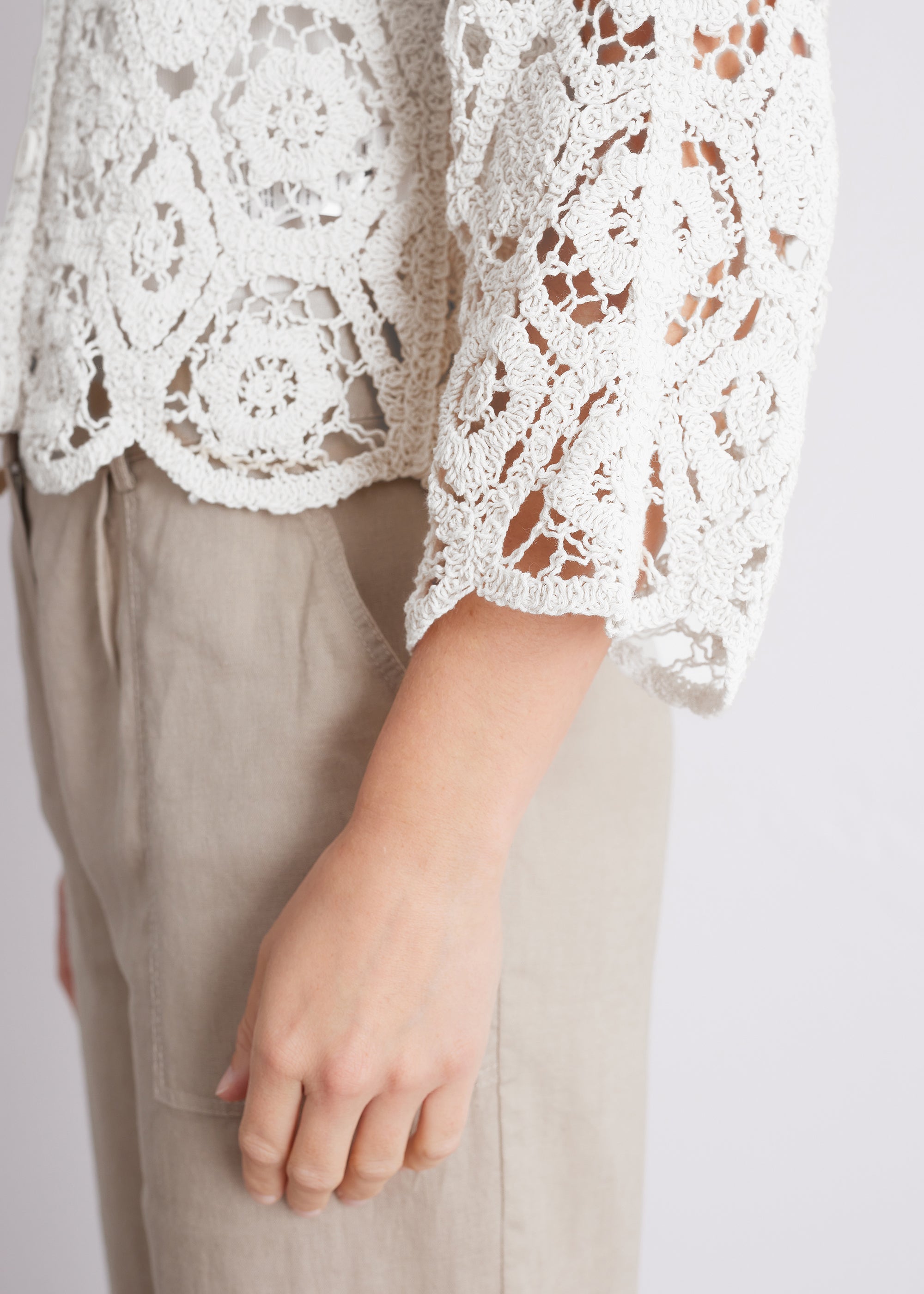 Gehäkelter Cardigan aus Baumwolle