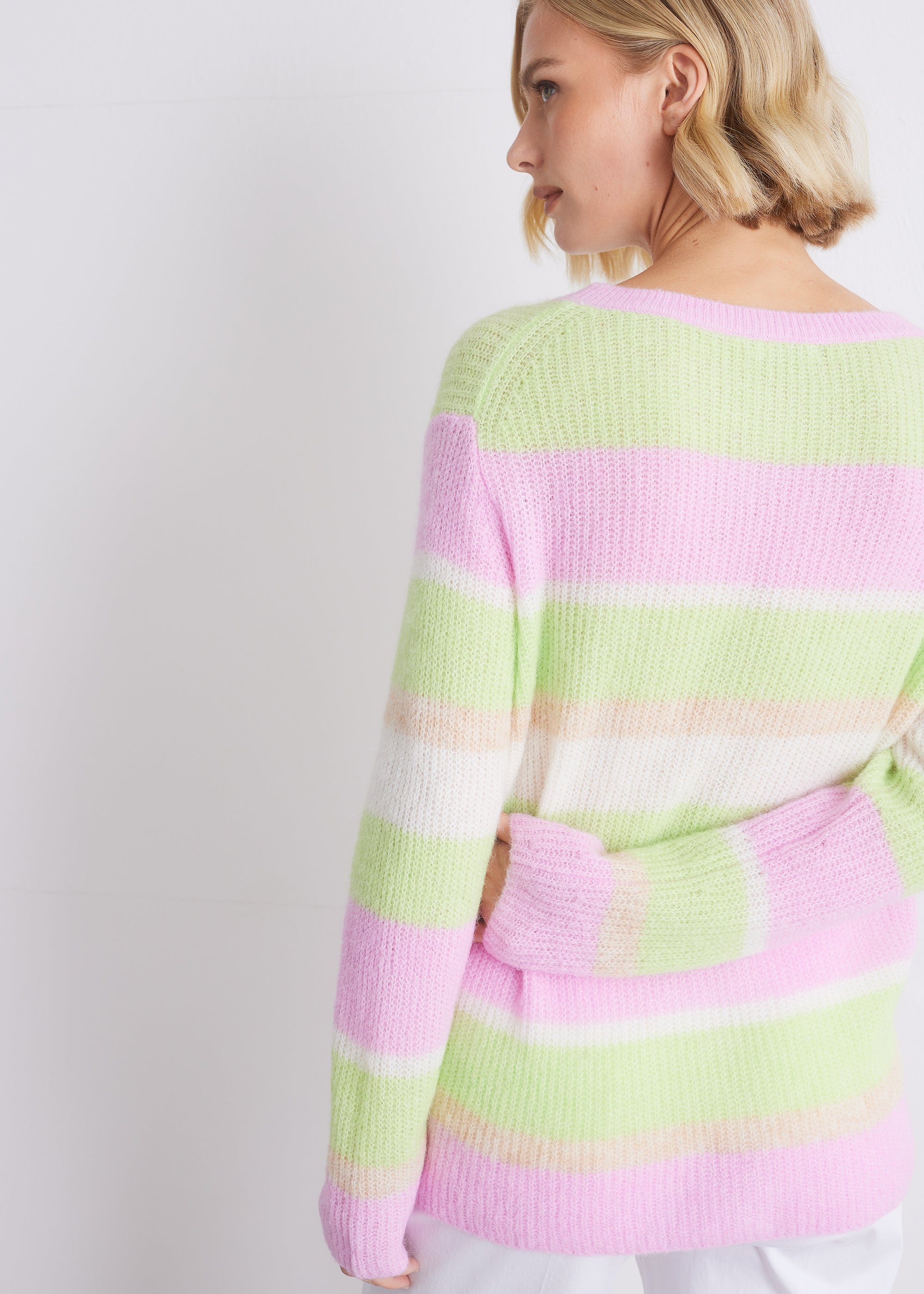 Gestreifter Strickpullover aus Alpakamix