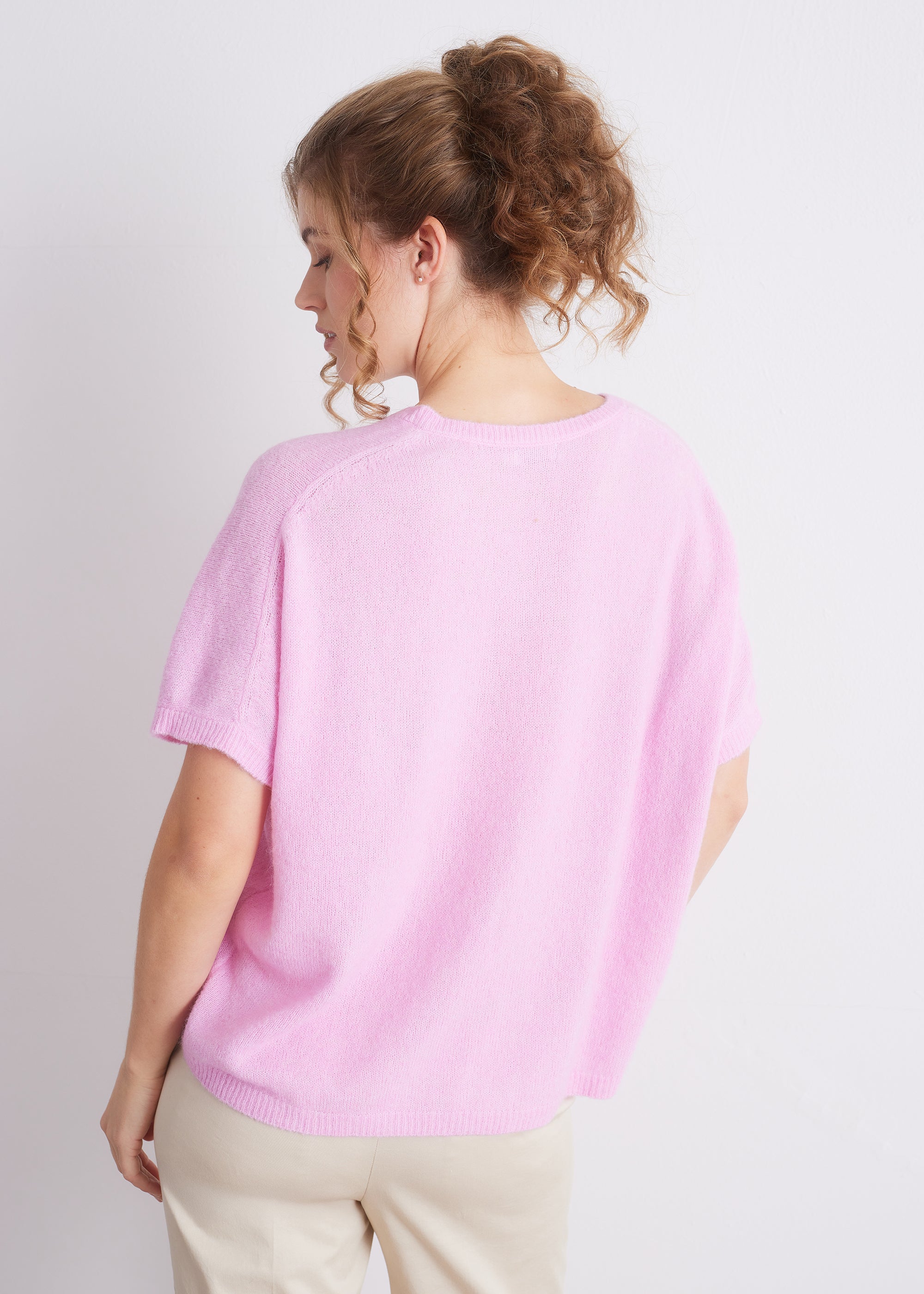 Kurzarm-Strickpullover aus Alpakamix mit V-Ausschnitt