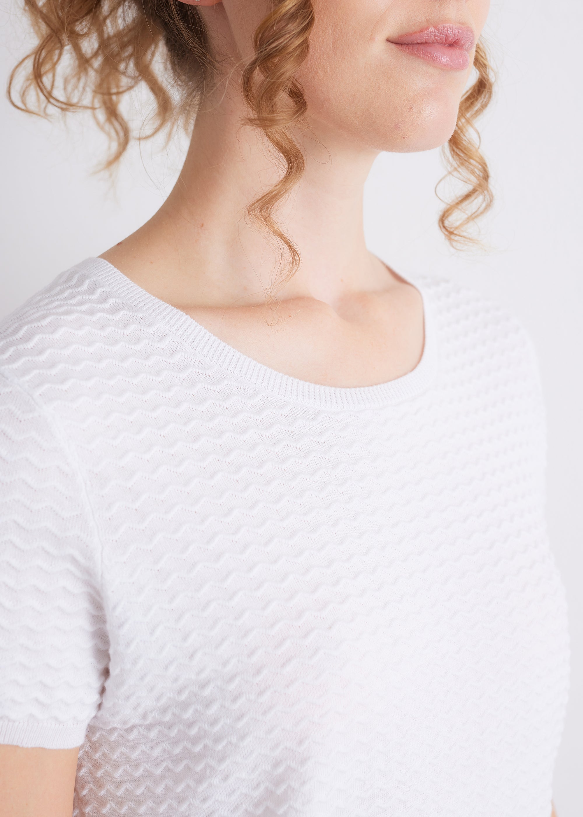 Kurzarm-Stricktop mit Strickstruktur