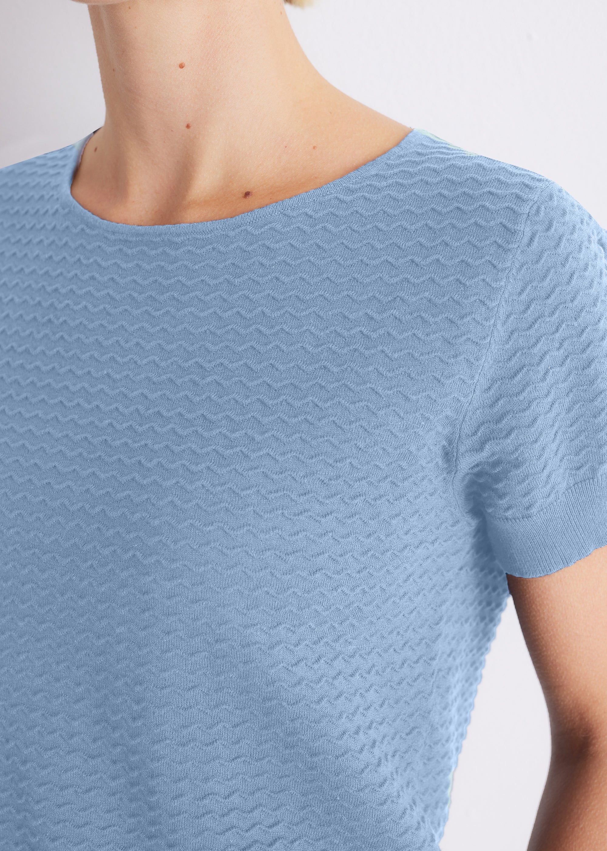 Kurzarm-Stricktop mit Strickstruktur