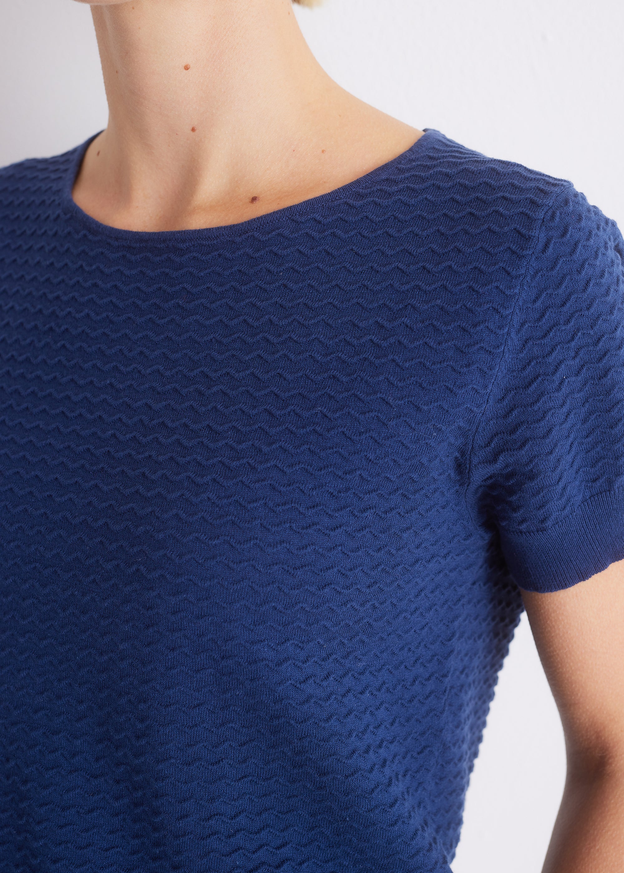 Kurzarm-Stricktop mit Strickstruktur