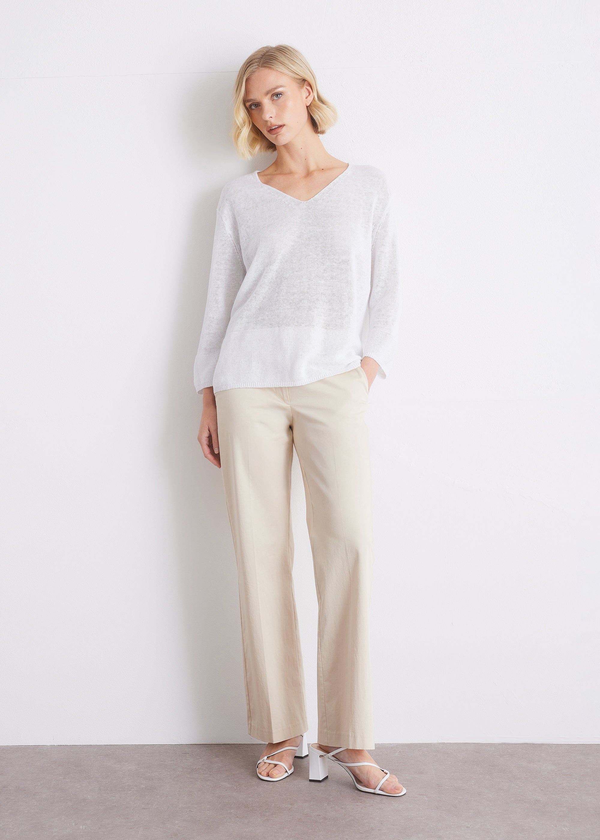 Leinenpullover mit V-Ausschnitt