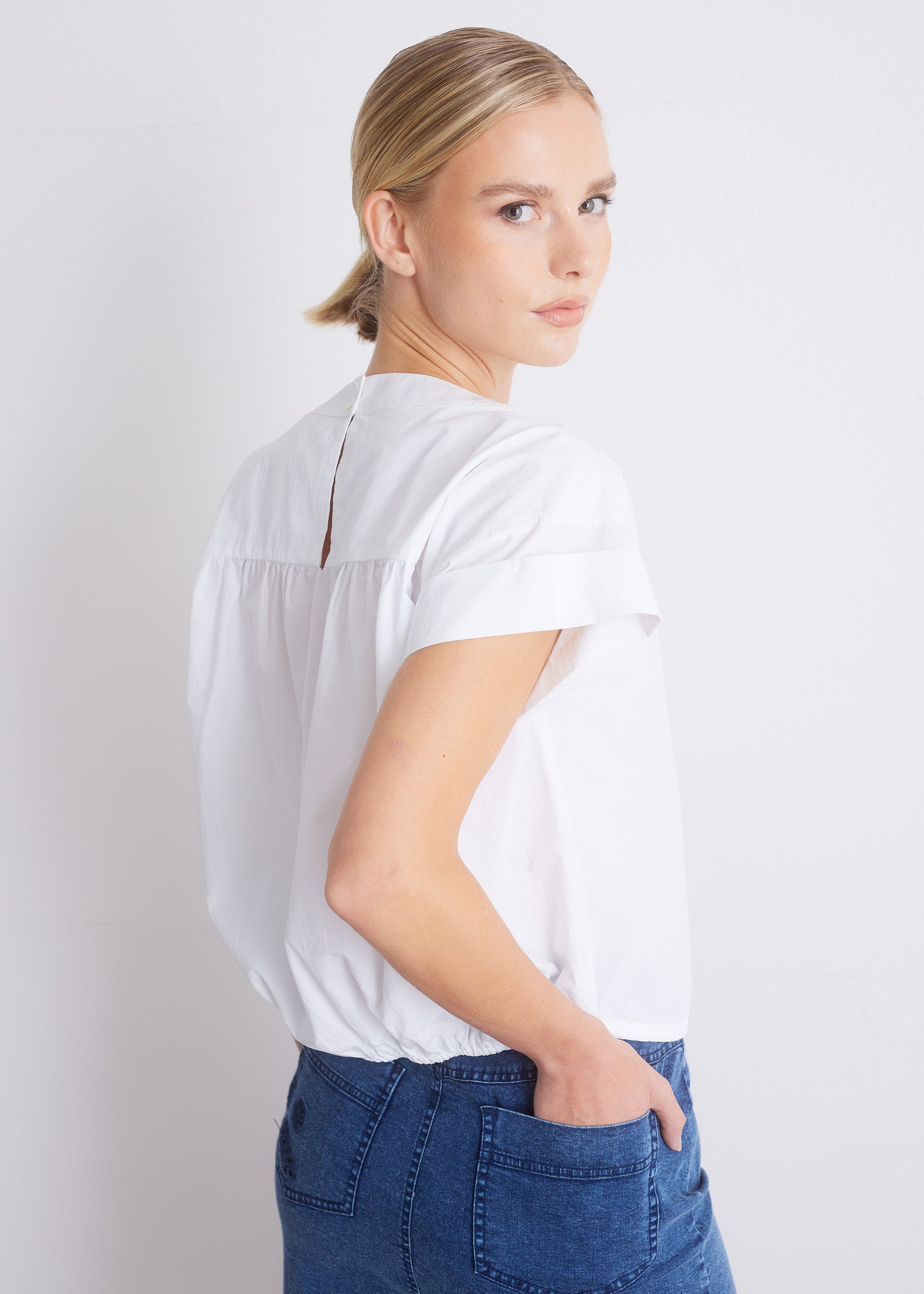 Kurzarmbluse mit Tunnelzugsaum