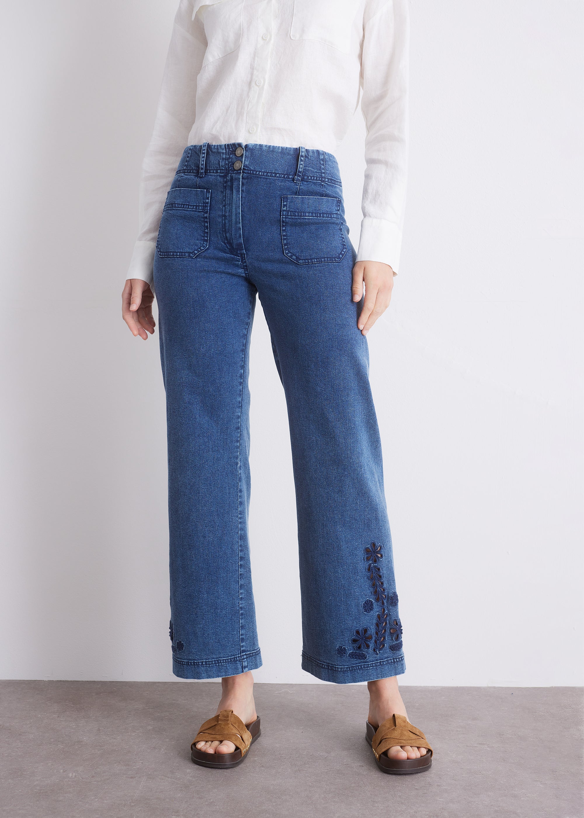 Culotte-Jeans mit Stickerei