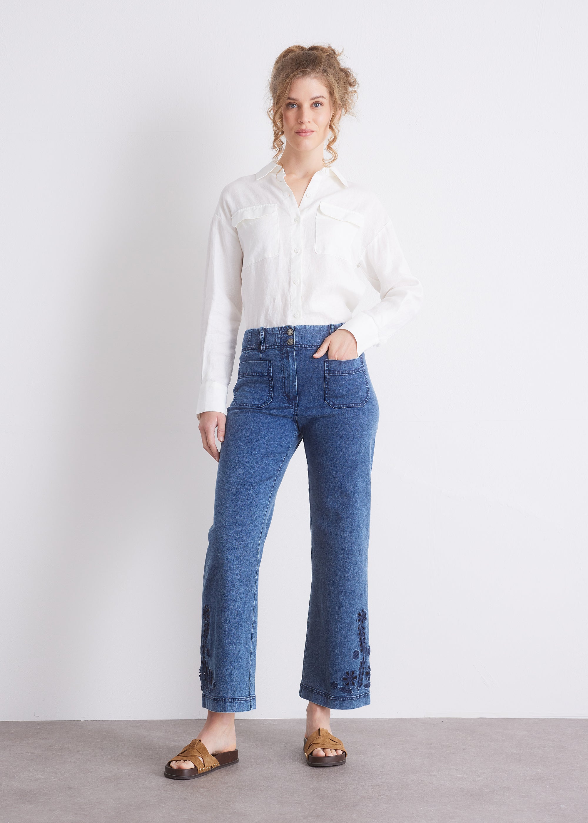 Culotte-Jeans mit Stickerei