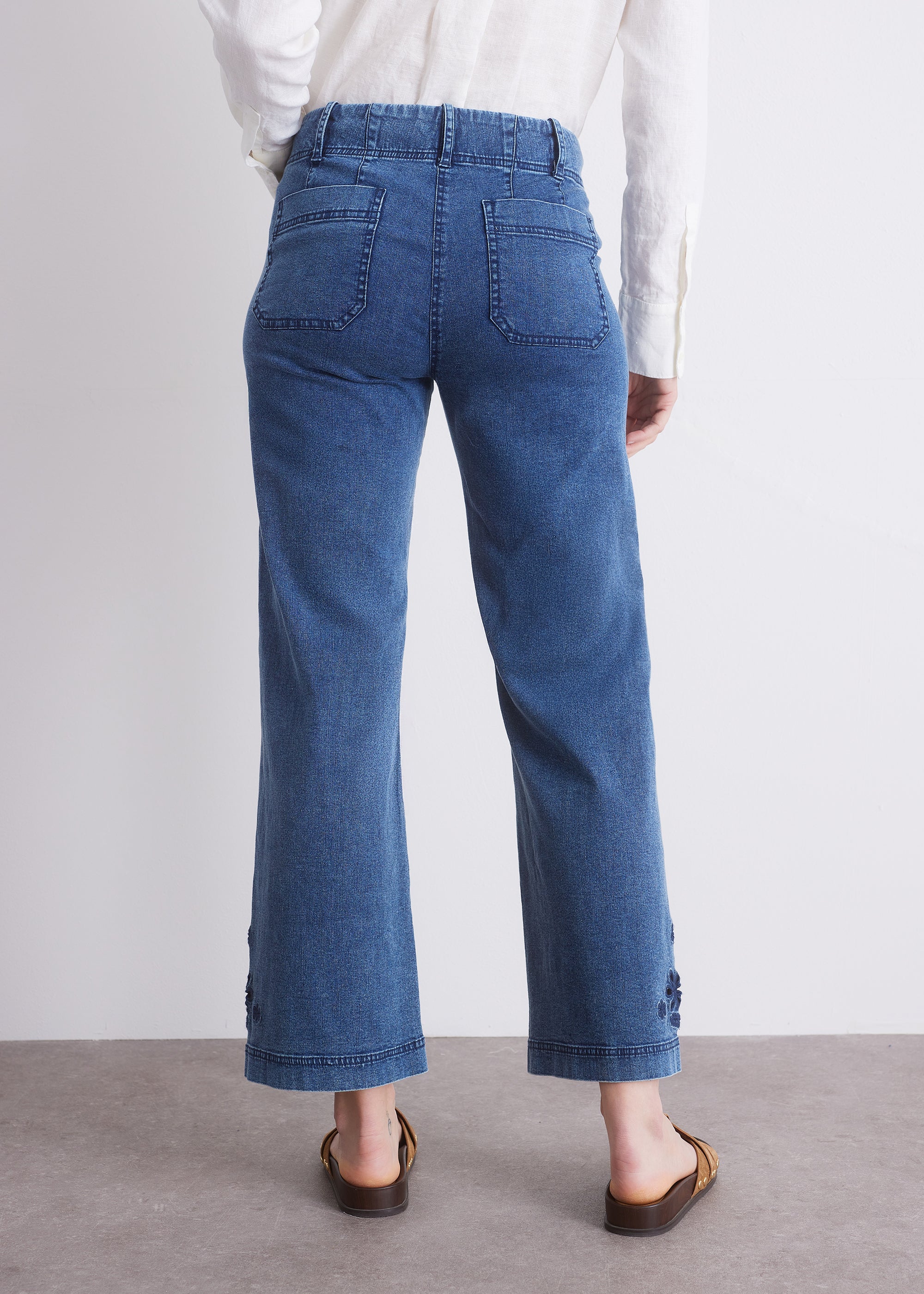 Culotte-Jeans mit Stickerei