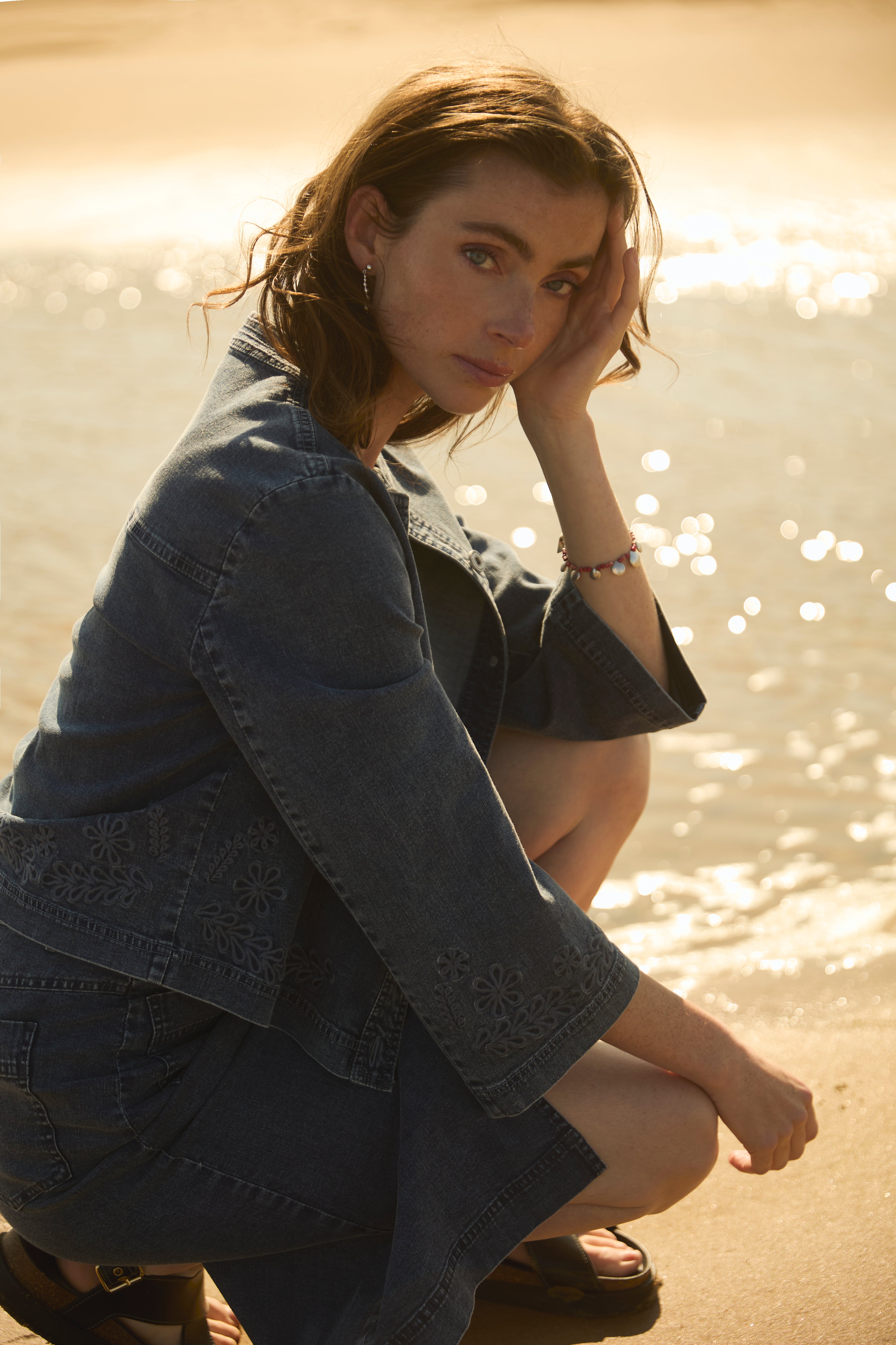 Jeansjacke mit Stickerei