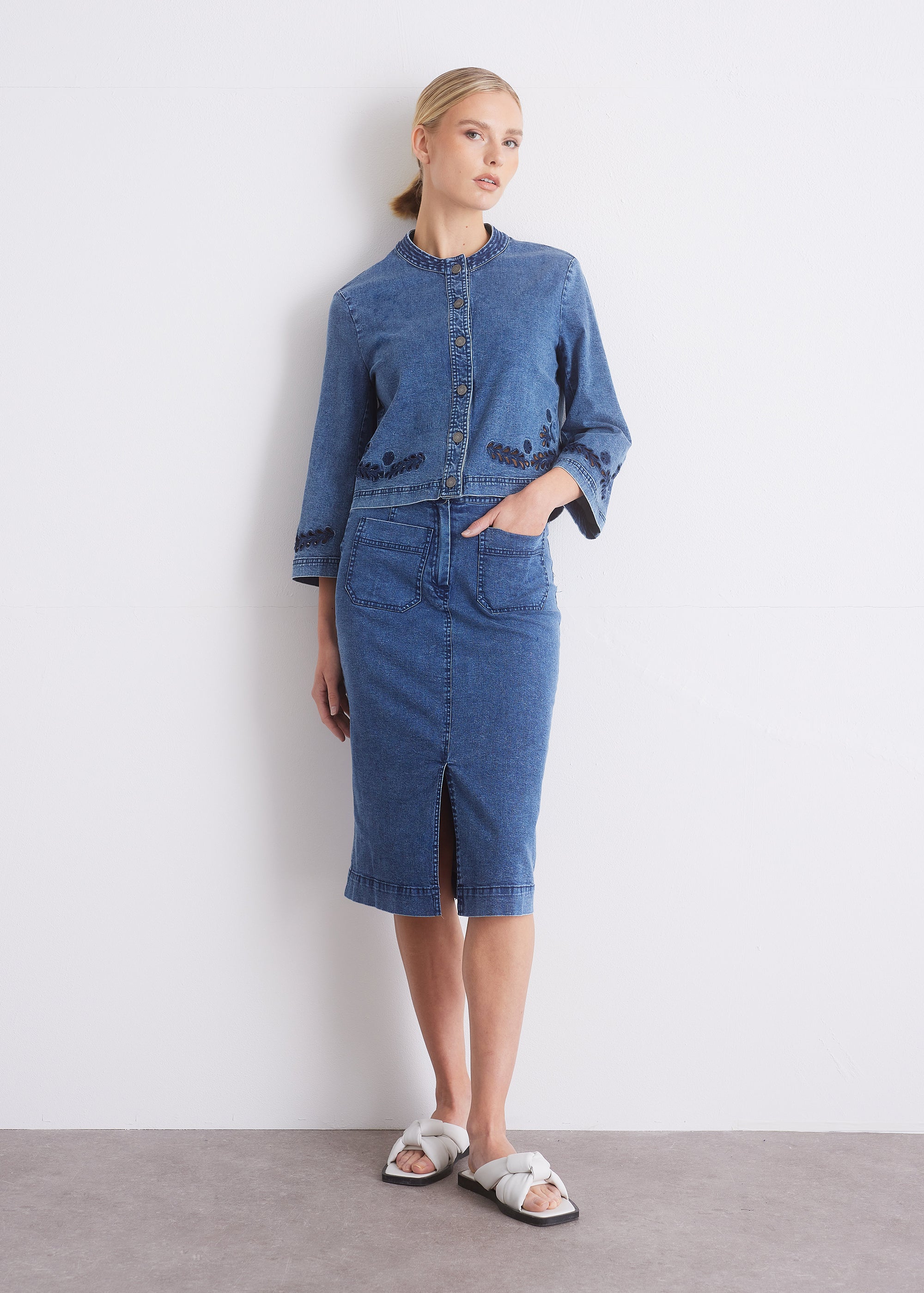 Jeansrock mit Stickerei