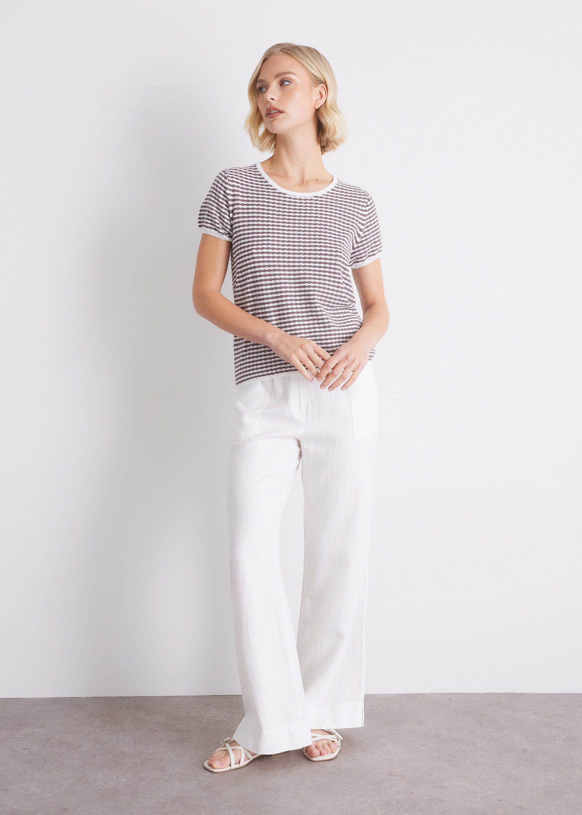 Kurzarmstrickshirt mit Strukturstreifen