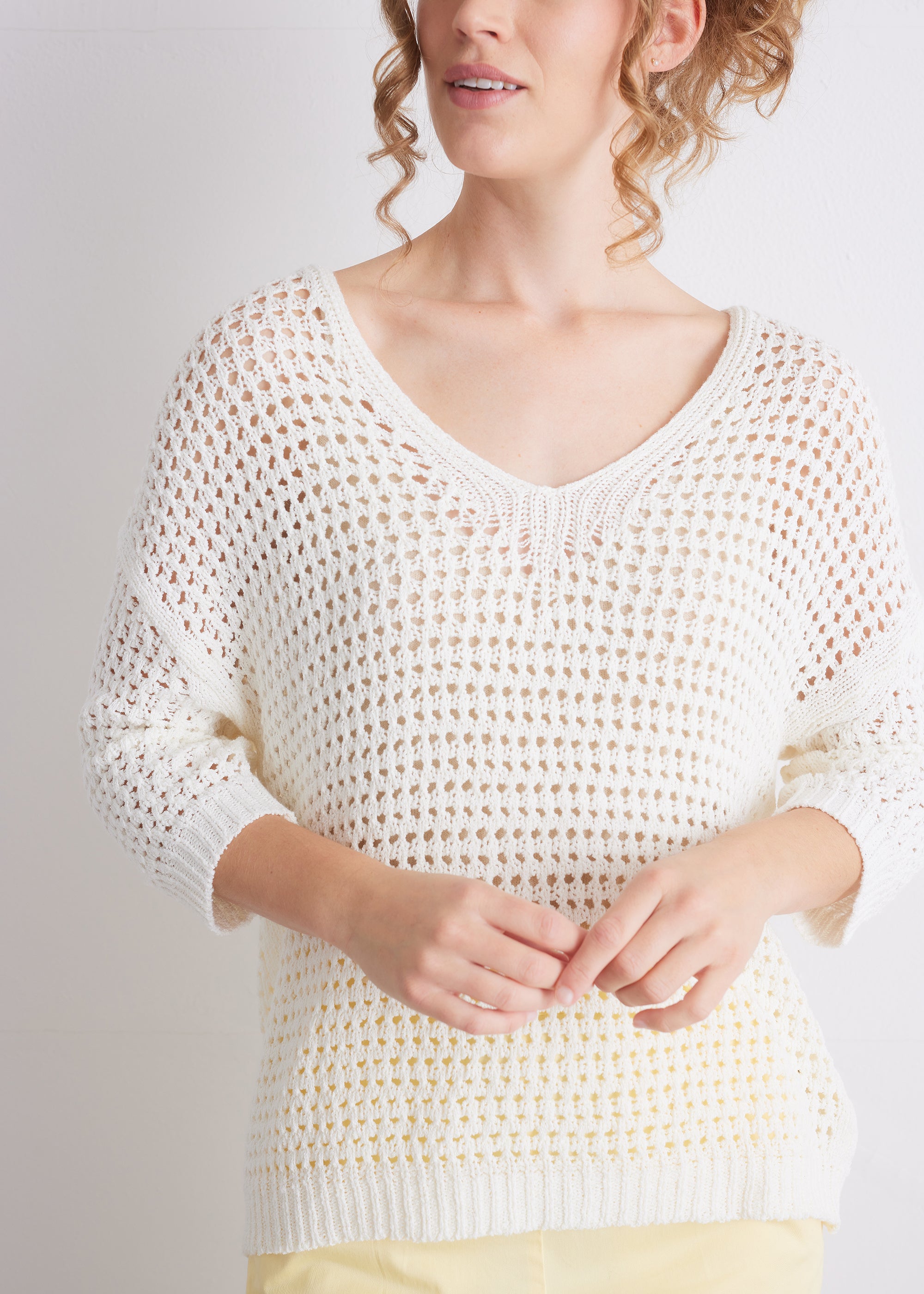 Ajourstrickpullover mit V-Ausschnitt