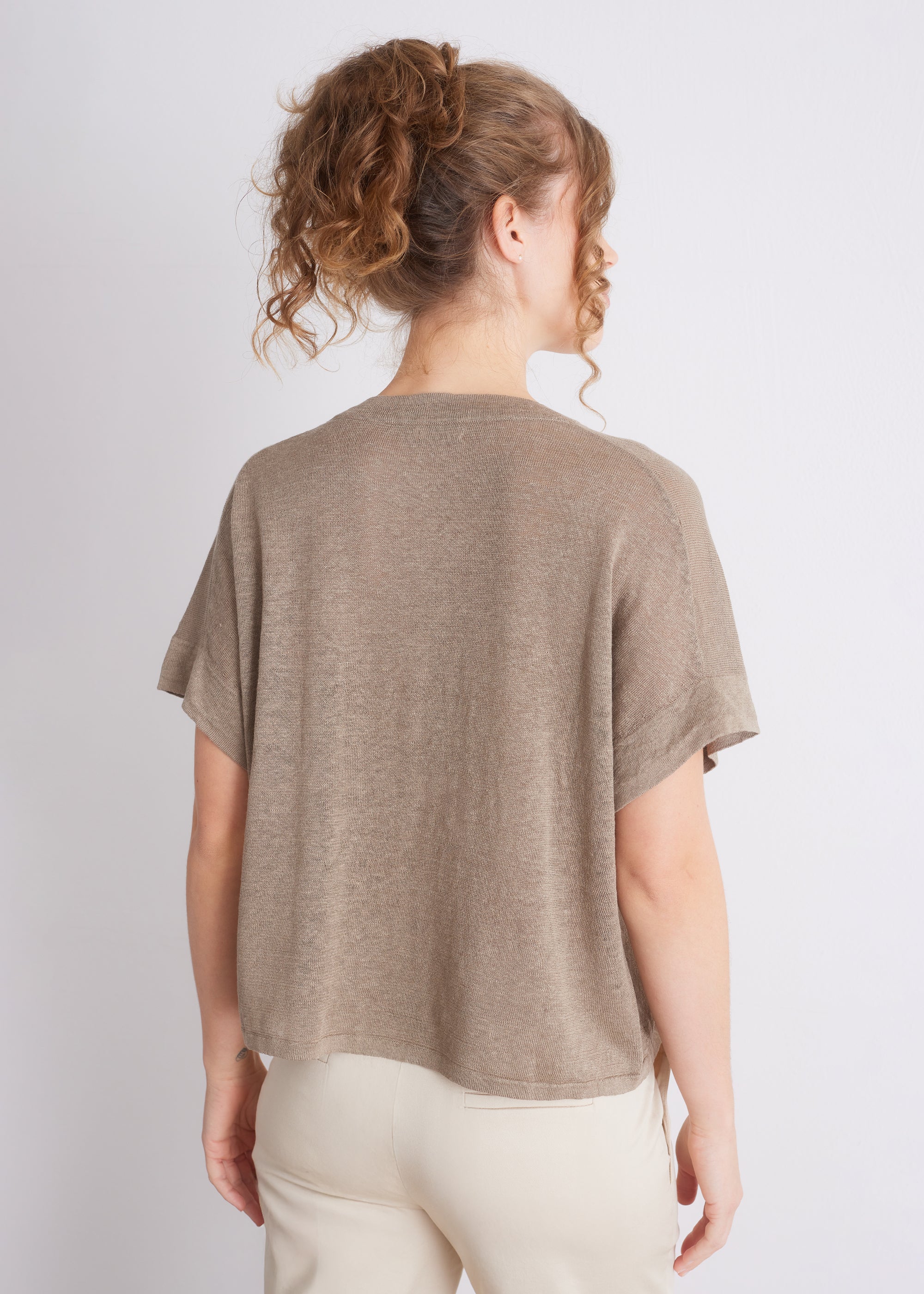 Leinenshirt mit Schlitz-Ausschnitt