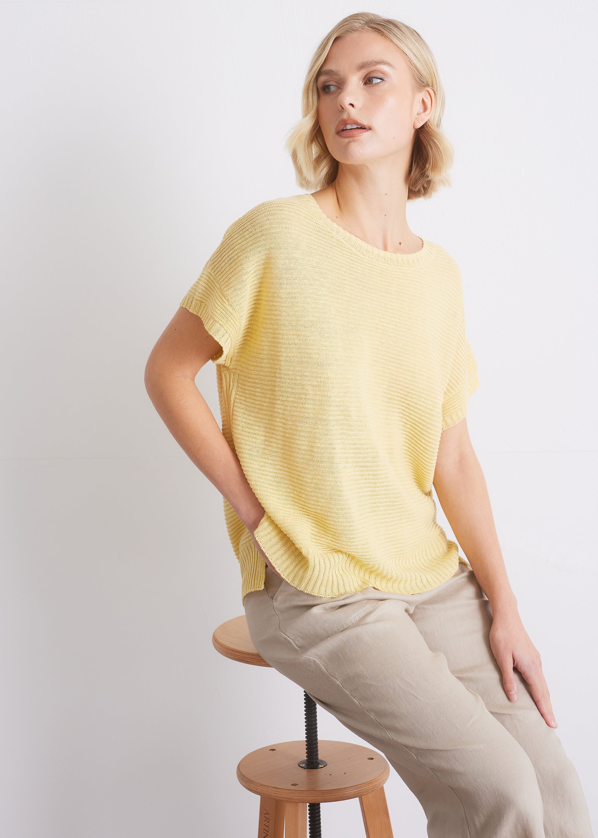 Leinenstrickshirt mit Seitenschlitzen