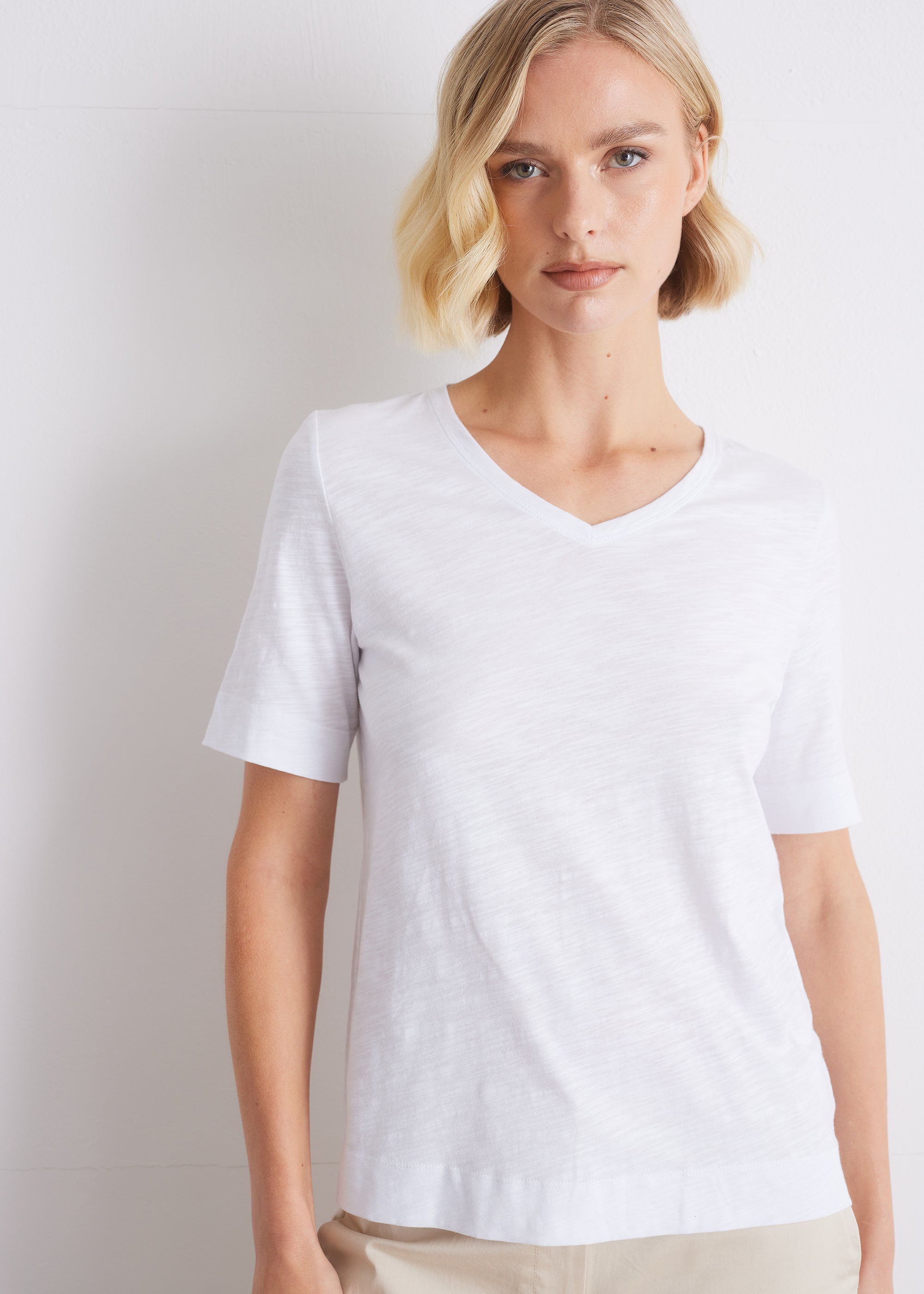 V-Shirt aus OCS-zertifizierter Baumwolle