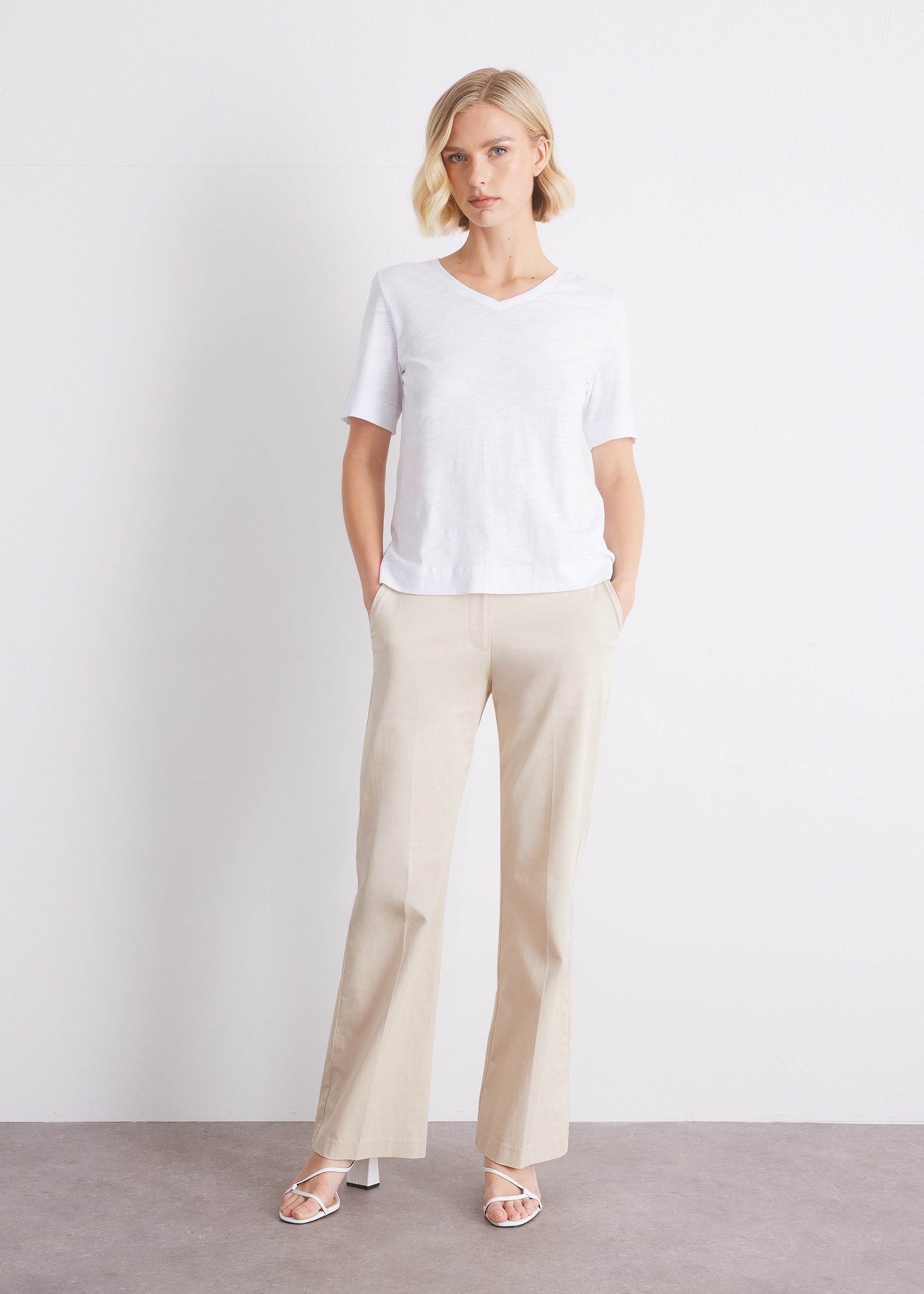 V-Shirt aus OCS-zertifizierter Baumwolle