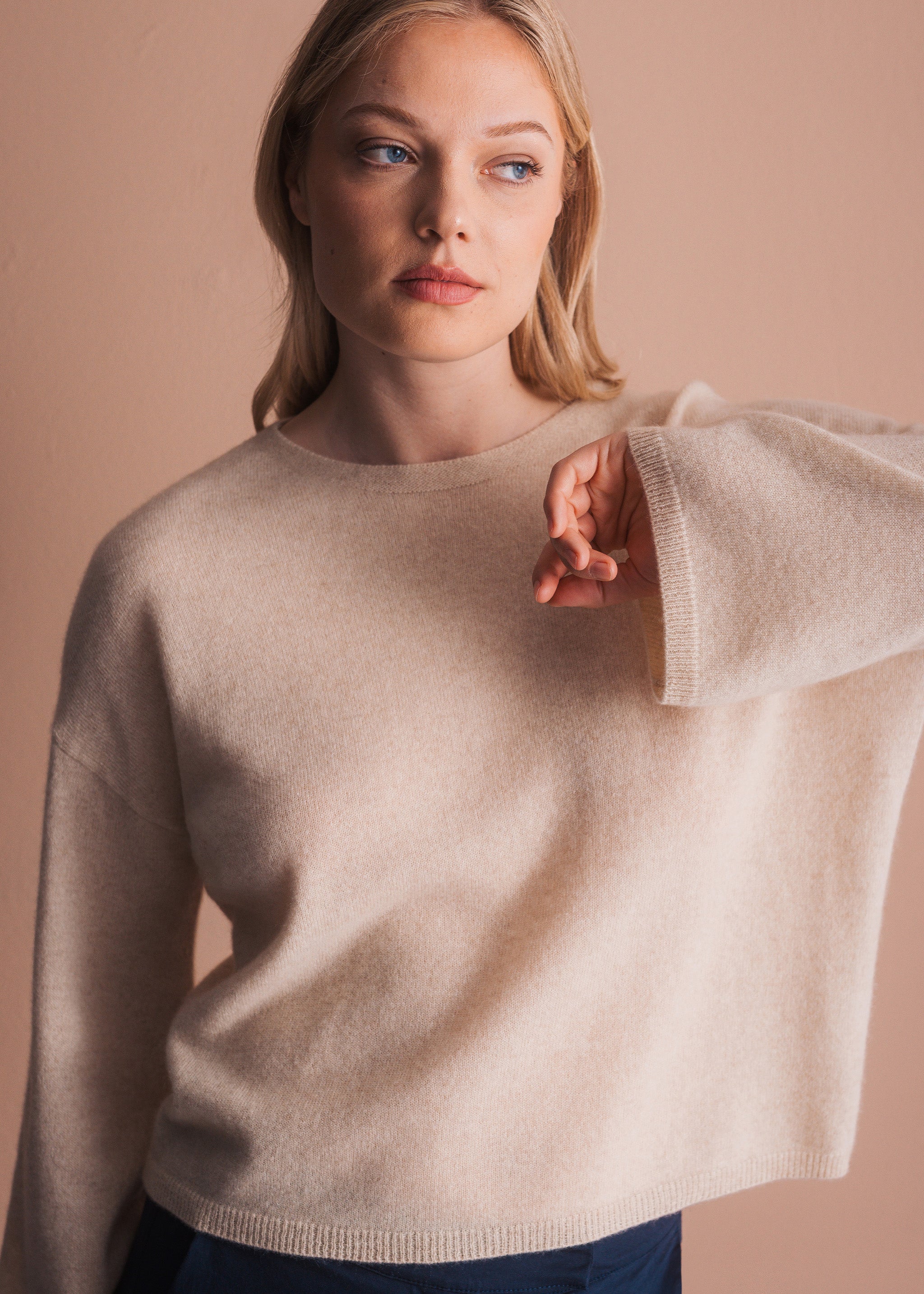 Kaschmirpullover mit weitem Ausschnitt