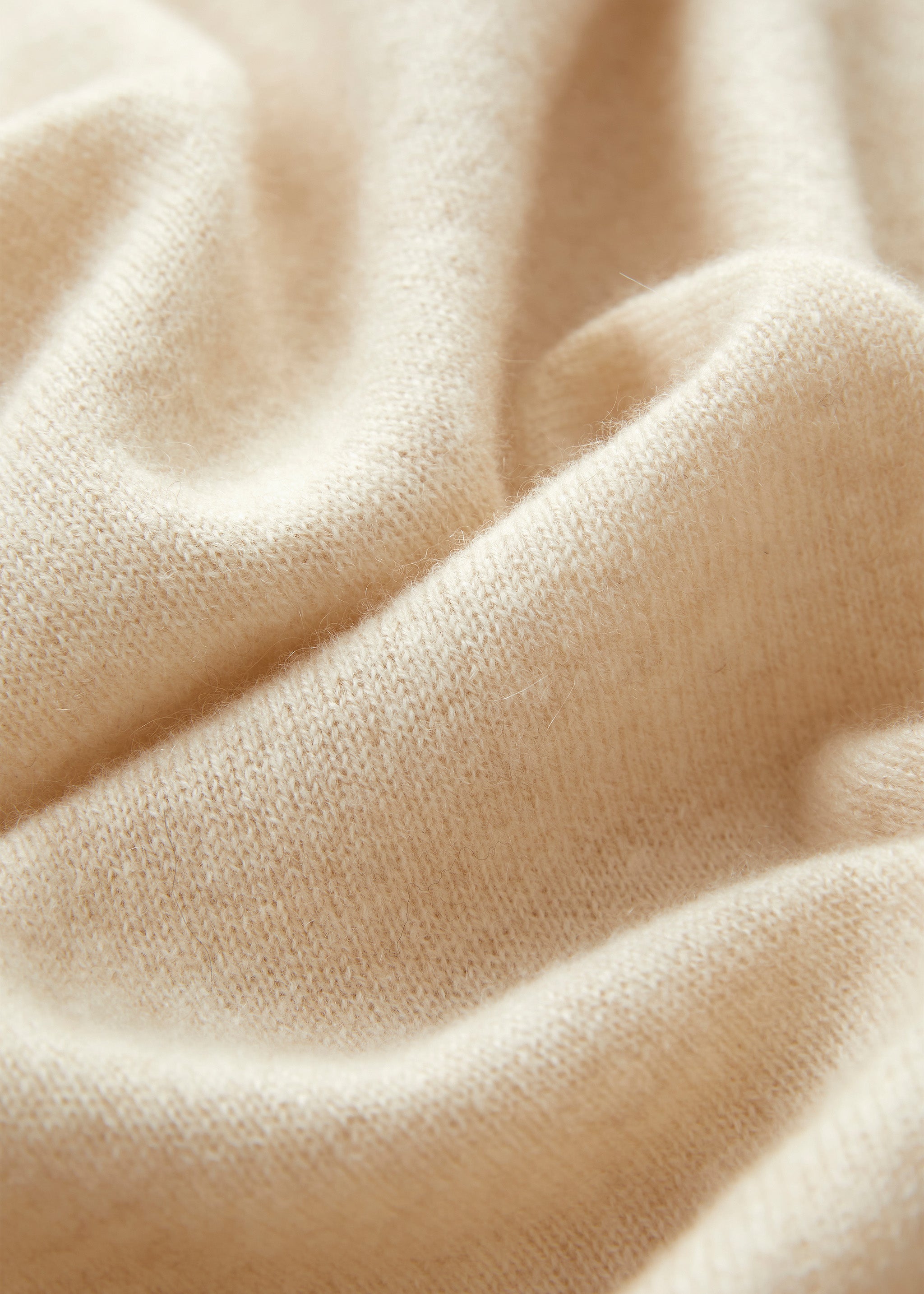 Kaschmirpullover mit weitem Ausschnitt