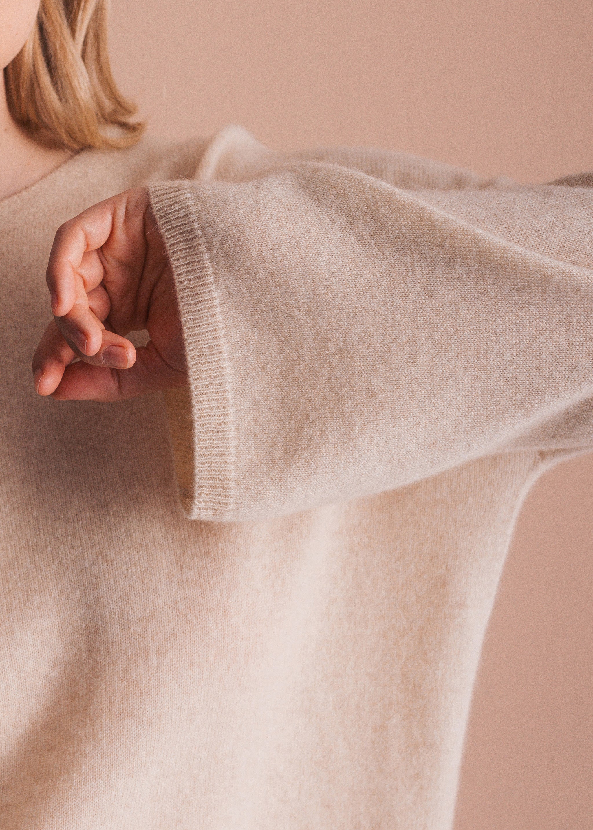 Kaschmirpullover mit weitem Ausschnitt