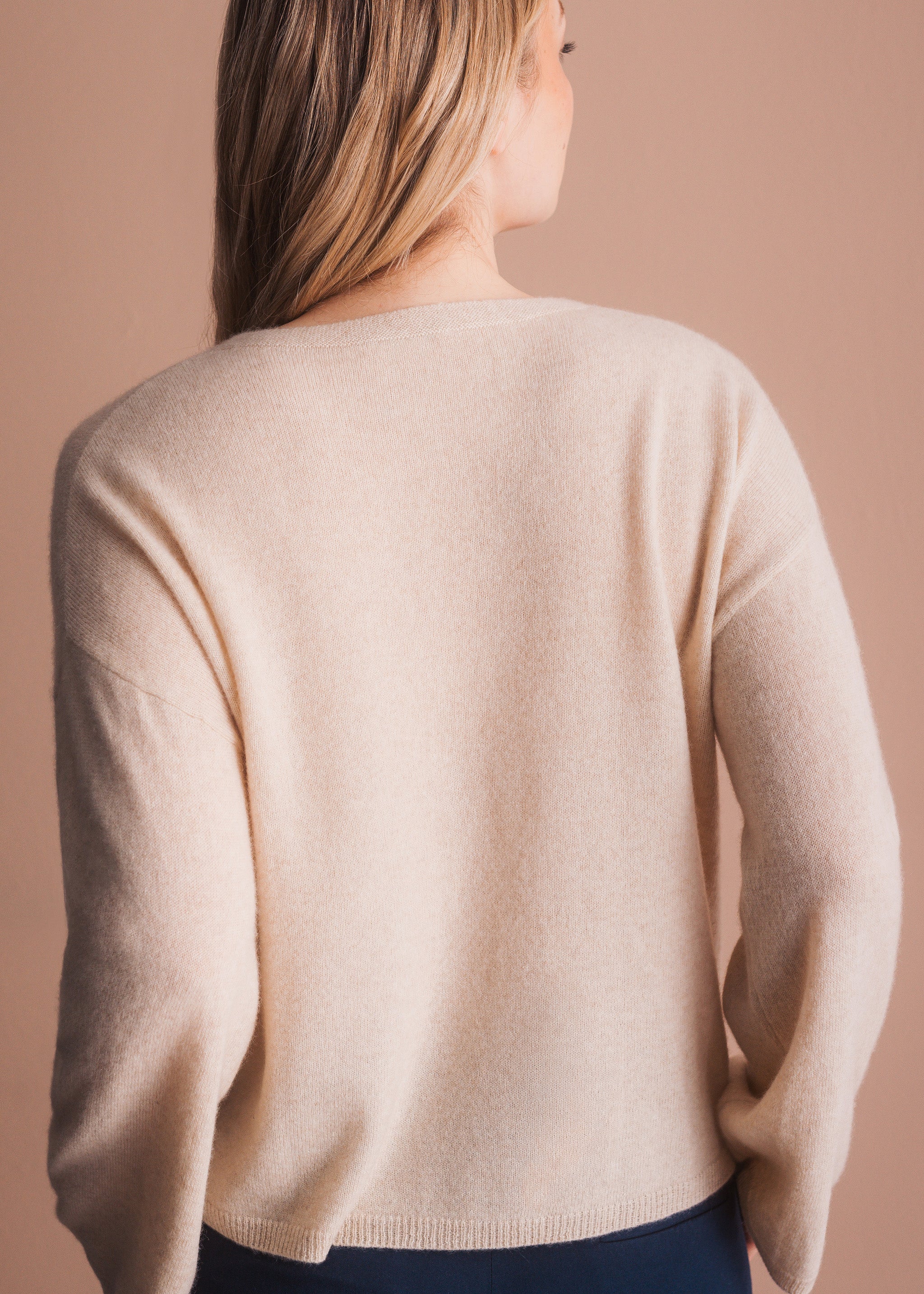 Kaschmirpullover mit weitem Ausschnitt